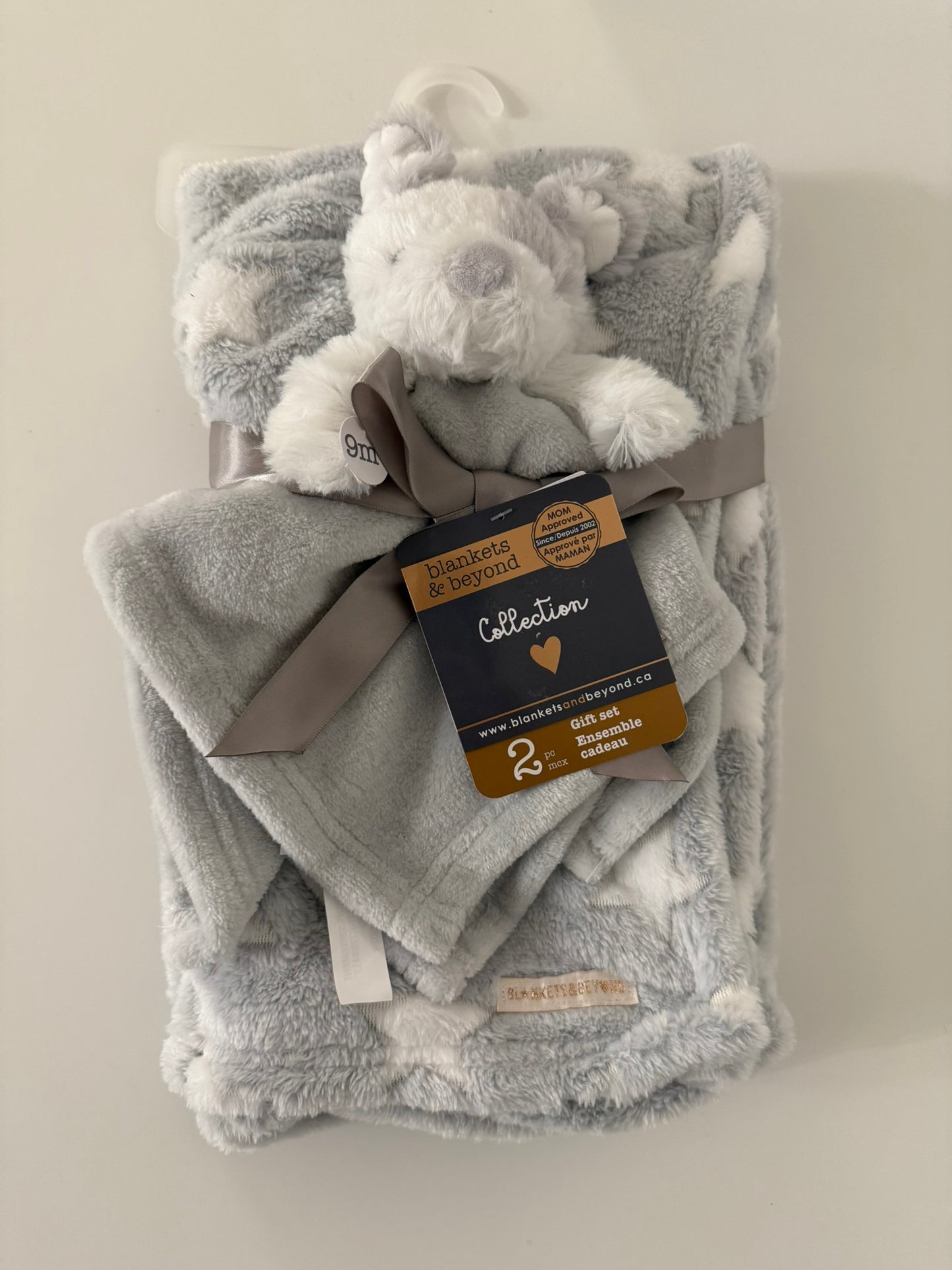 Blankets and beyond 2 pieces gift set - Security bear and Blanket Baby Gift Set