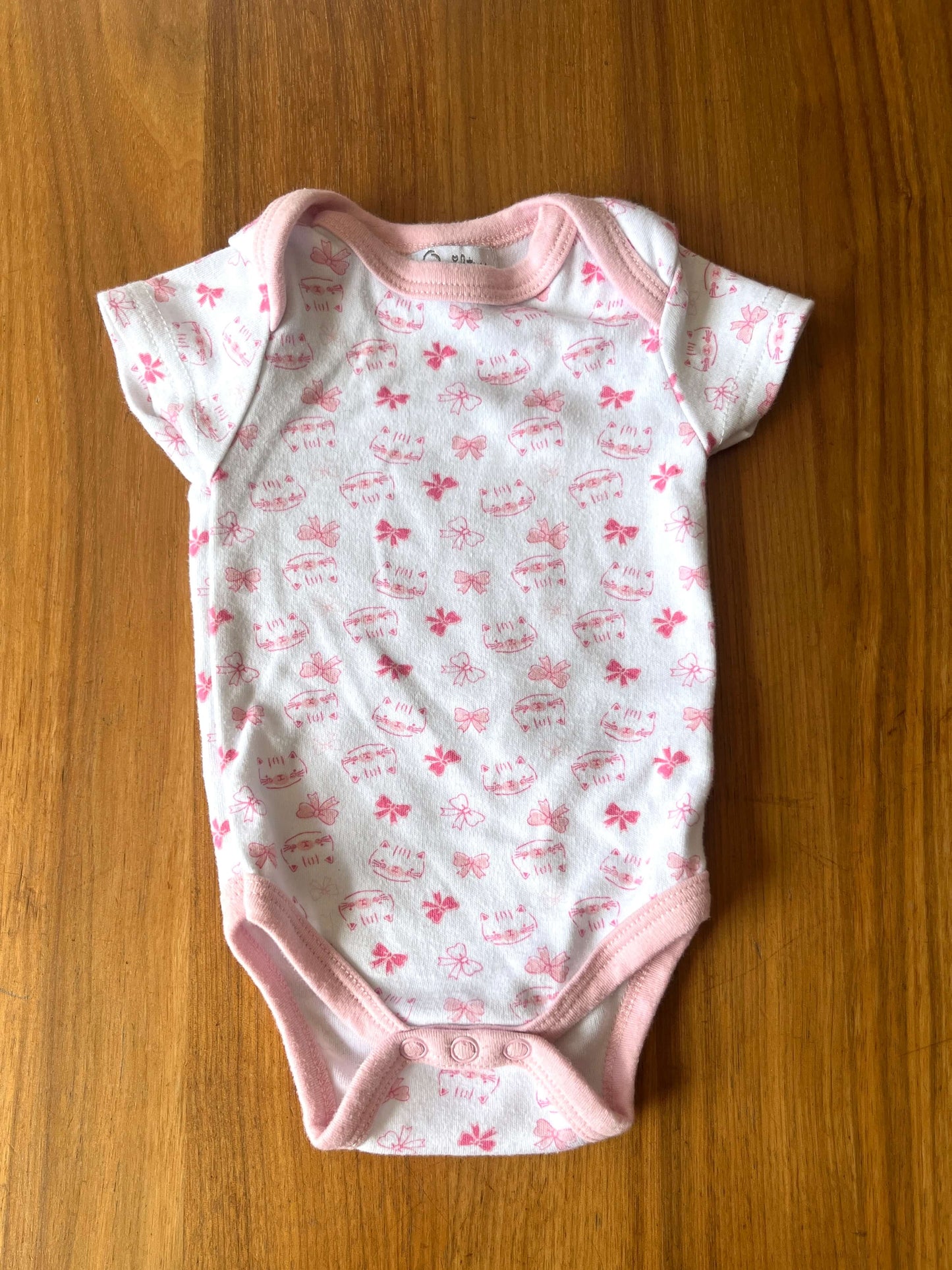 0-3 Month Onesies - 2 Pack EUC, Kids 3 Month (0-3M)