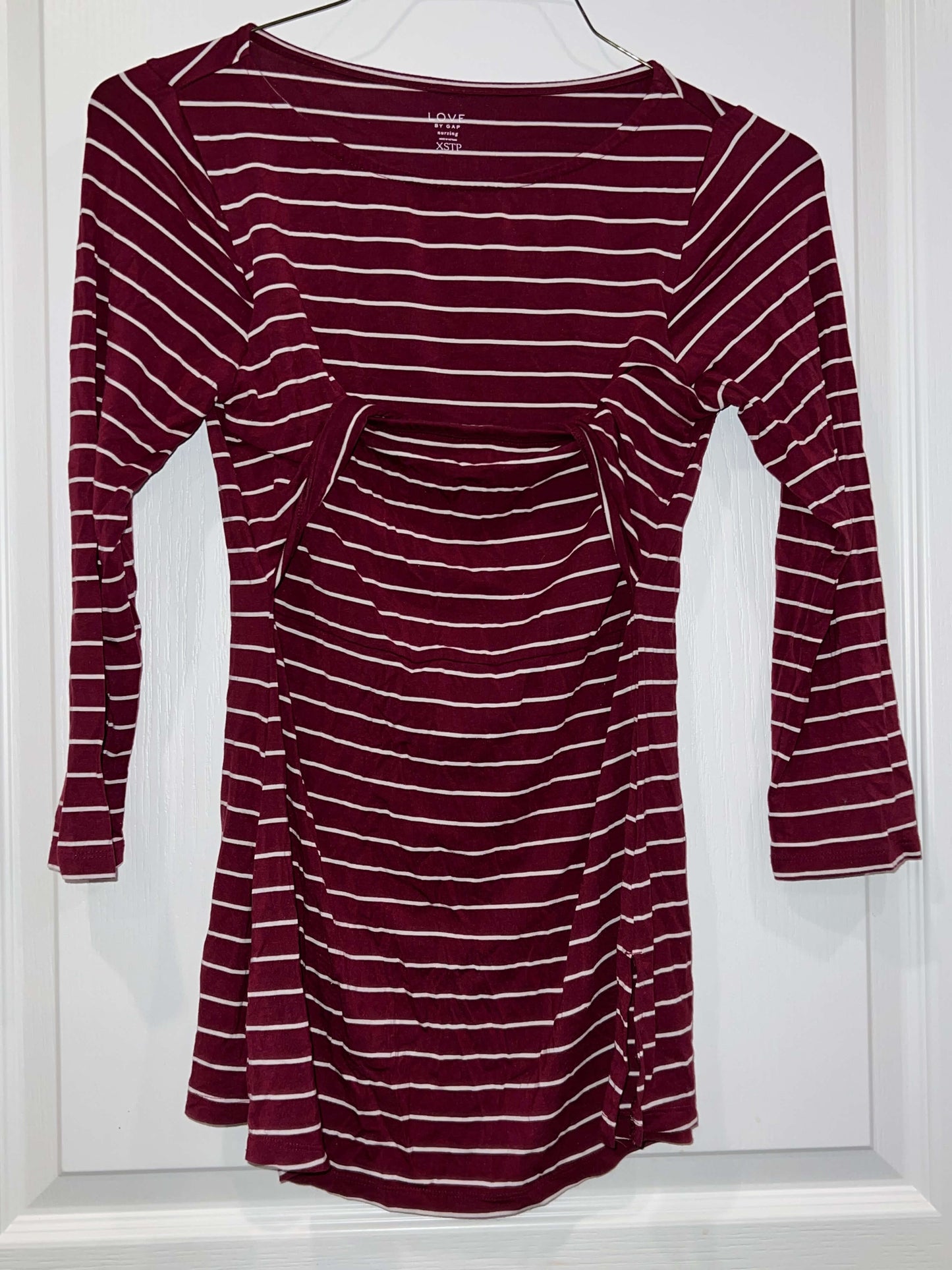 VGUC, Soft 3/4 length sleeve Burgundy with white stripes Nursing Top from GAP, size XS/X-Small. (Postpartum), Maternity XS (0-2)