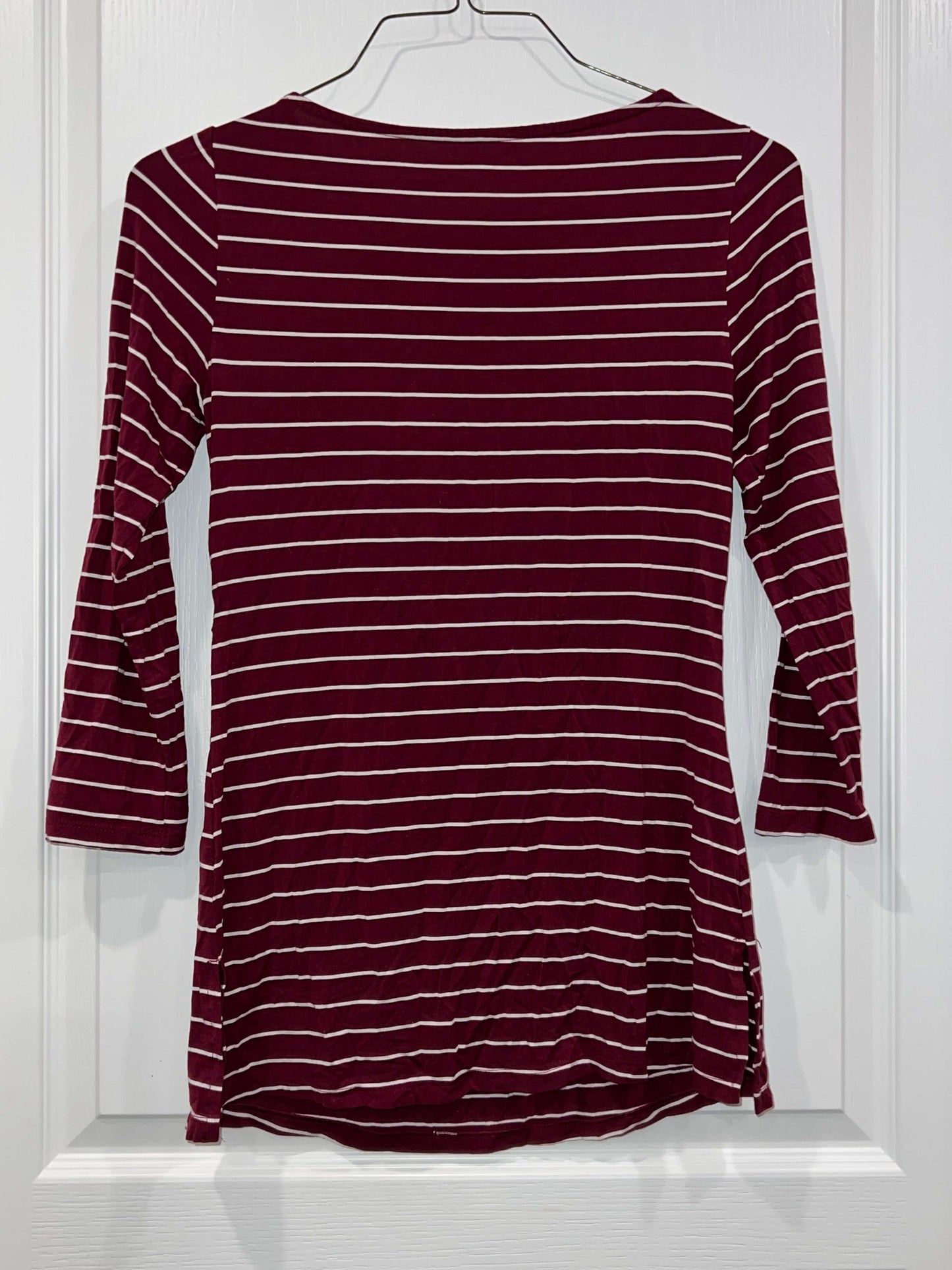 VGUC, Soft 3/4 length sleeve Burgundy with white stripes Nursing Top from GAP, size XS/X-Small. (Postpartum), Maternity XS (0-2)