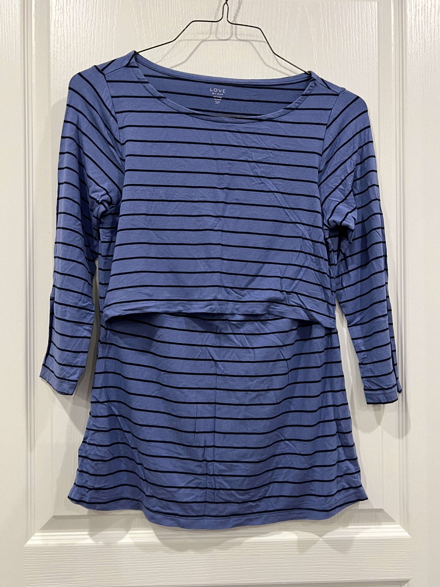 VGUC, Soft 3/4 length sleeve Cornflower Blue with navy stripes Nursing Top from GAP, size Small. (Postpartum), Maternity S (4-6)