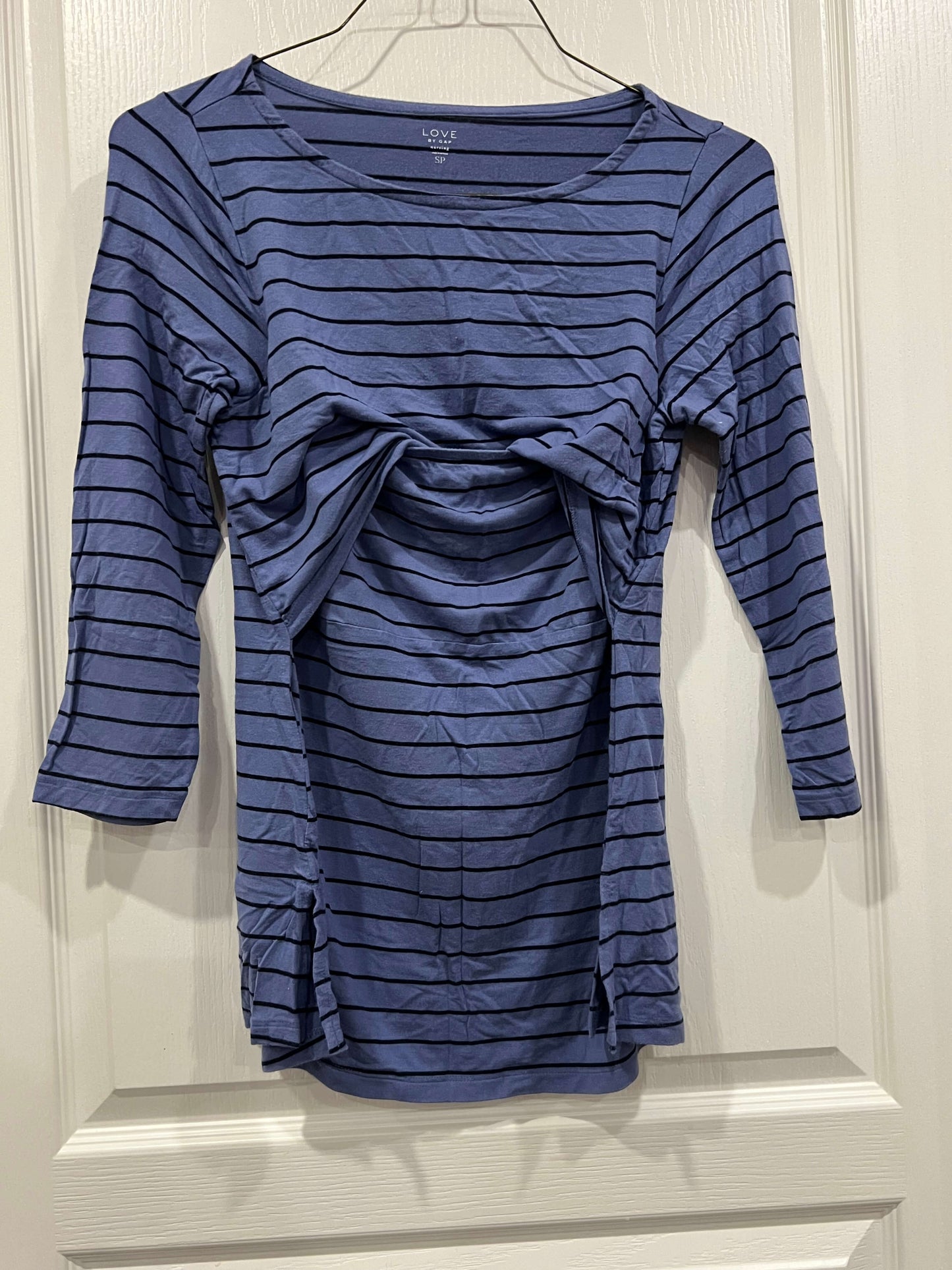 VGUC, Soft 3/4 length sleeve Cornflower Blue with navy stripes Nursing Top from GAP, size Small. (Postpartum), Maternity S (4-6)
