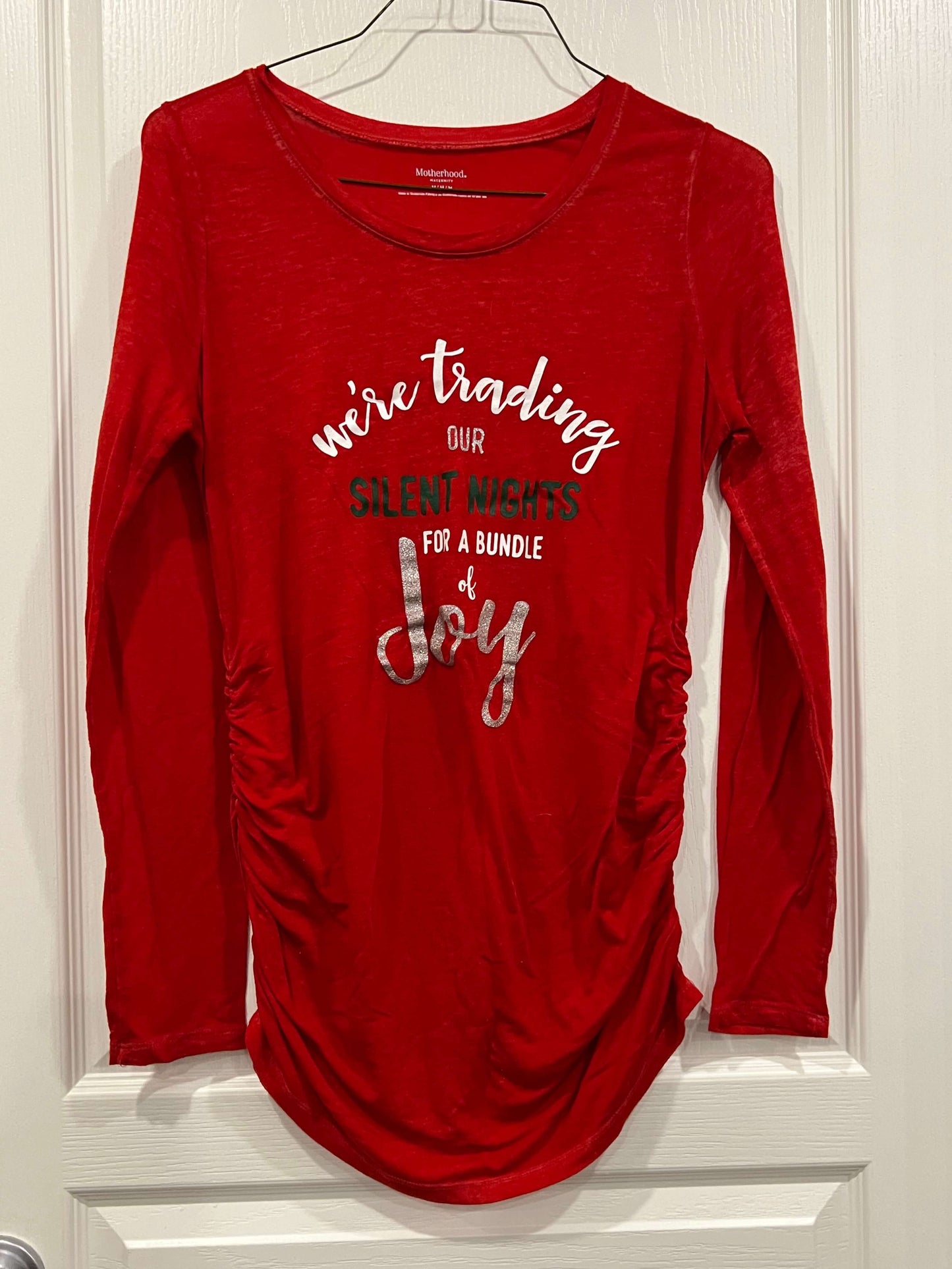 VGUC, L/S Red Shirt “We’re Trading Our Silent Nights for a Bundle of Joy”, size Medium, Maternity M (8-10)