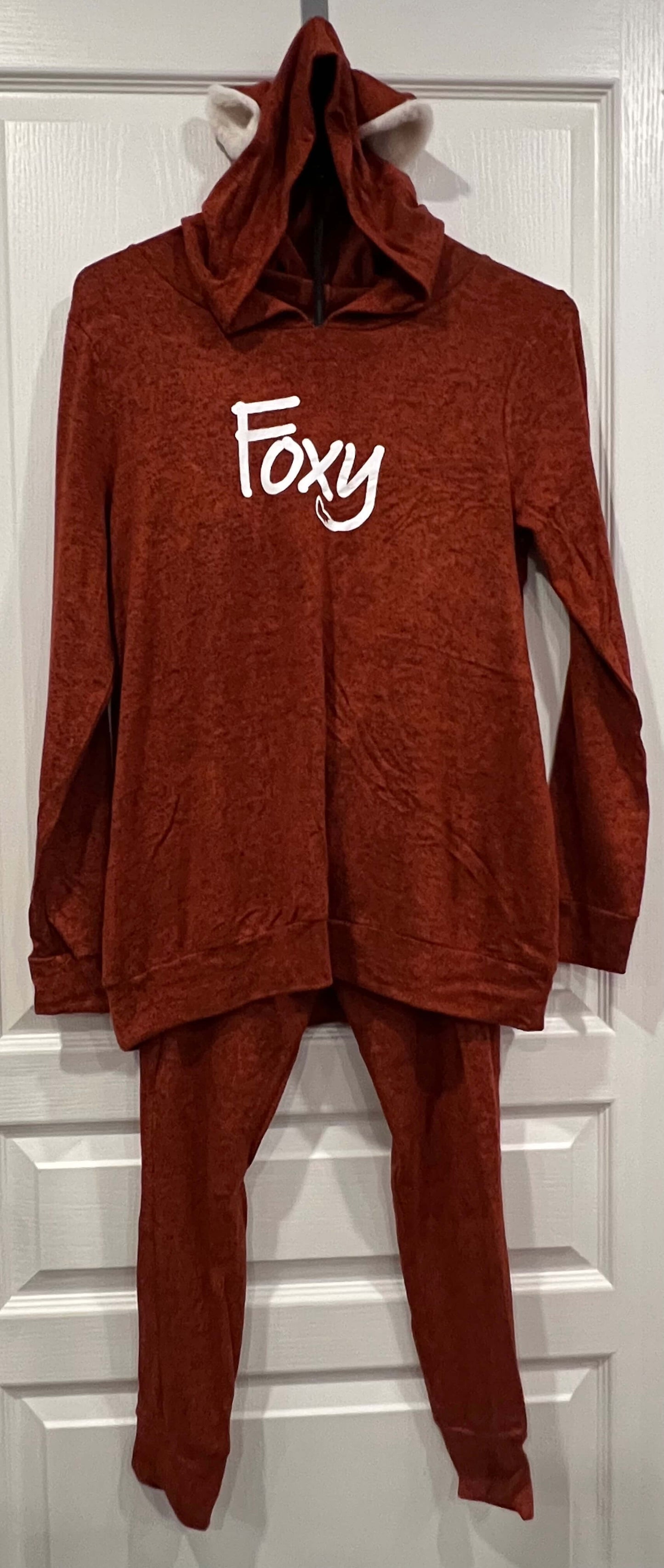 Cute Orange (Rust color) Maternity Fox Two-Piece light-weight Hoodie & Joggers Set from Motherhood Maternity, size Medium, Excellent Used Condition (EUC) , Maternity M (8-10)