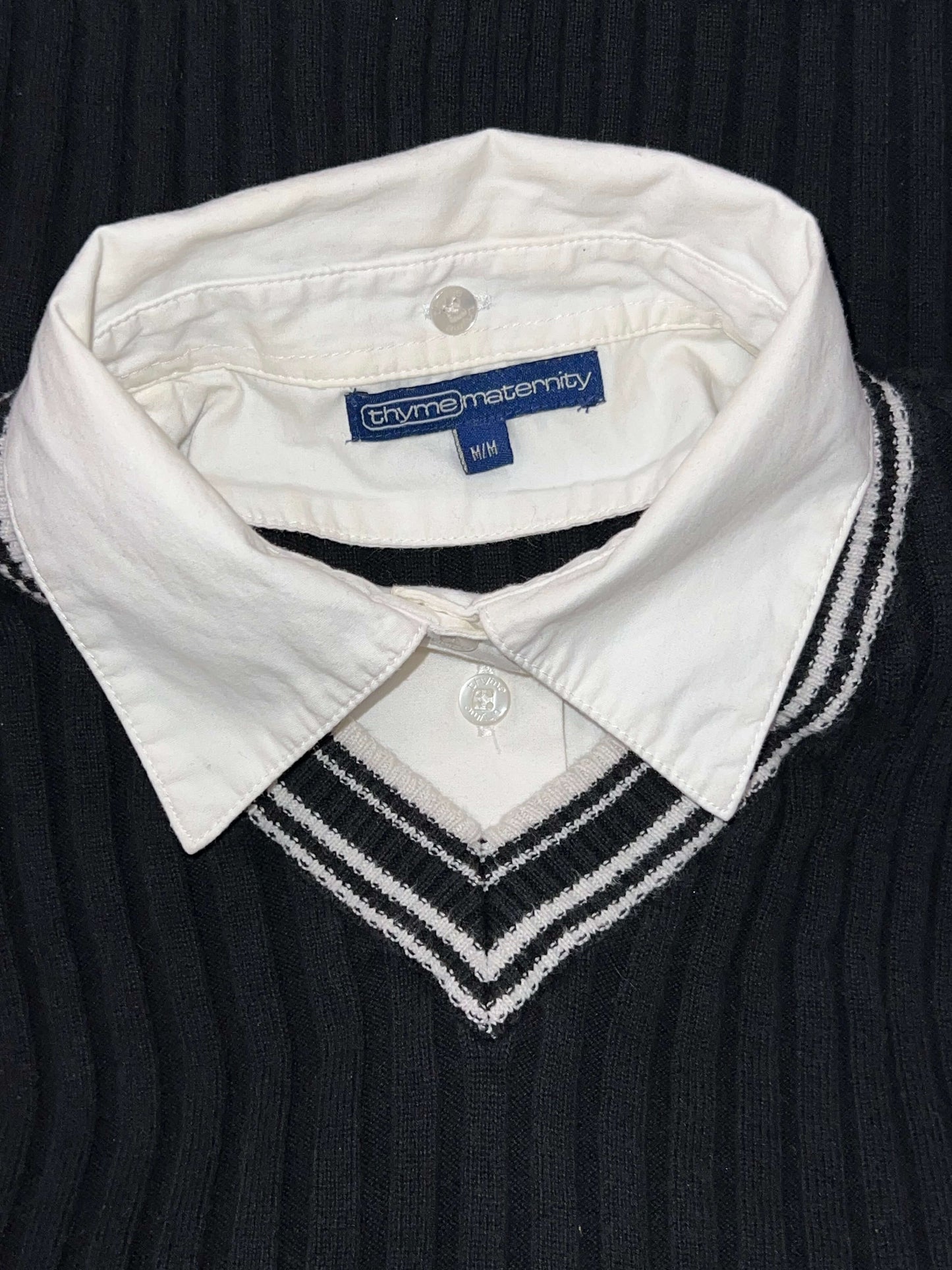Black L/S V-neck Ribbed Shirt with White Dress Collar from Thyme Maternity Adjustable Length, size Medium, Very Good Used Condition (VGUC), Maternity M (8-10)