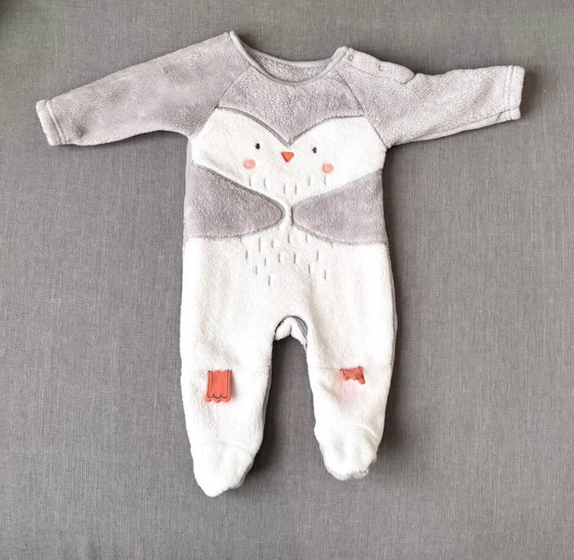 Fleece Penguin sleeper 0-3 months - As new, Kids 3 Month (0-3M)