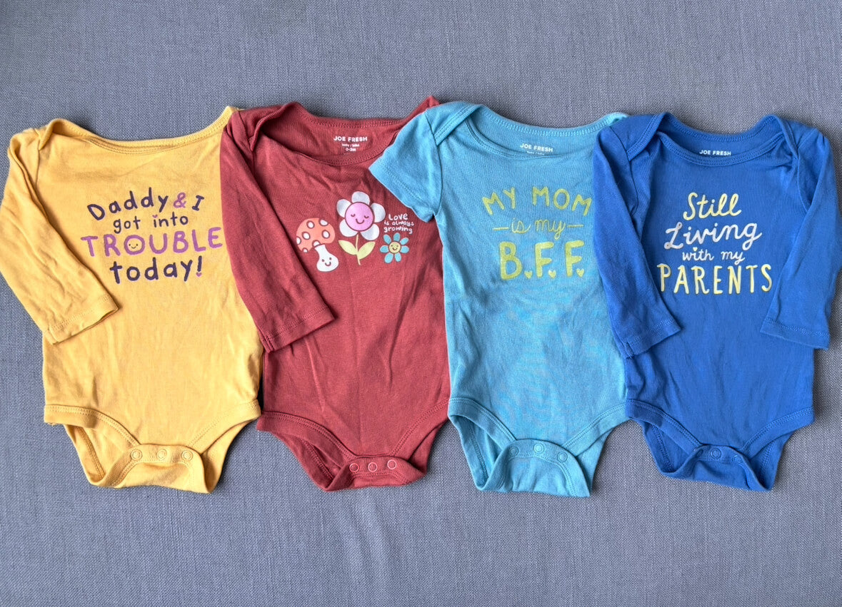 2 short sleeve & 2 long sleeve onesies 0 - 3 months, Kids 3 Month (0-3M)