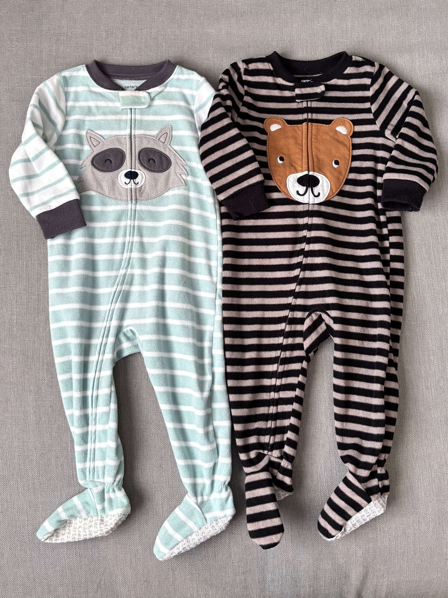 2 x zip up winter sleepers 9 - 12 months Carters, Kids 12 Month (9-12M)