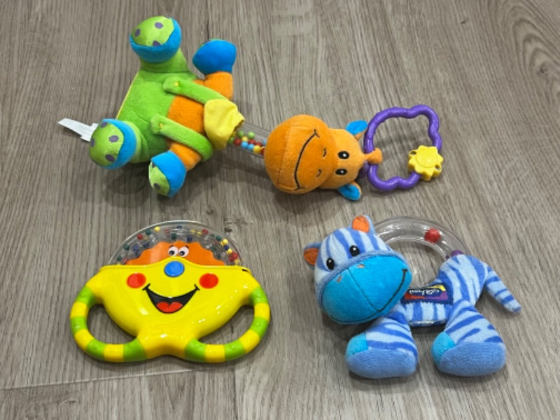 GUC, Lot of 3 Rattles