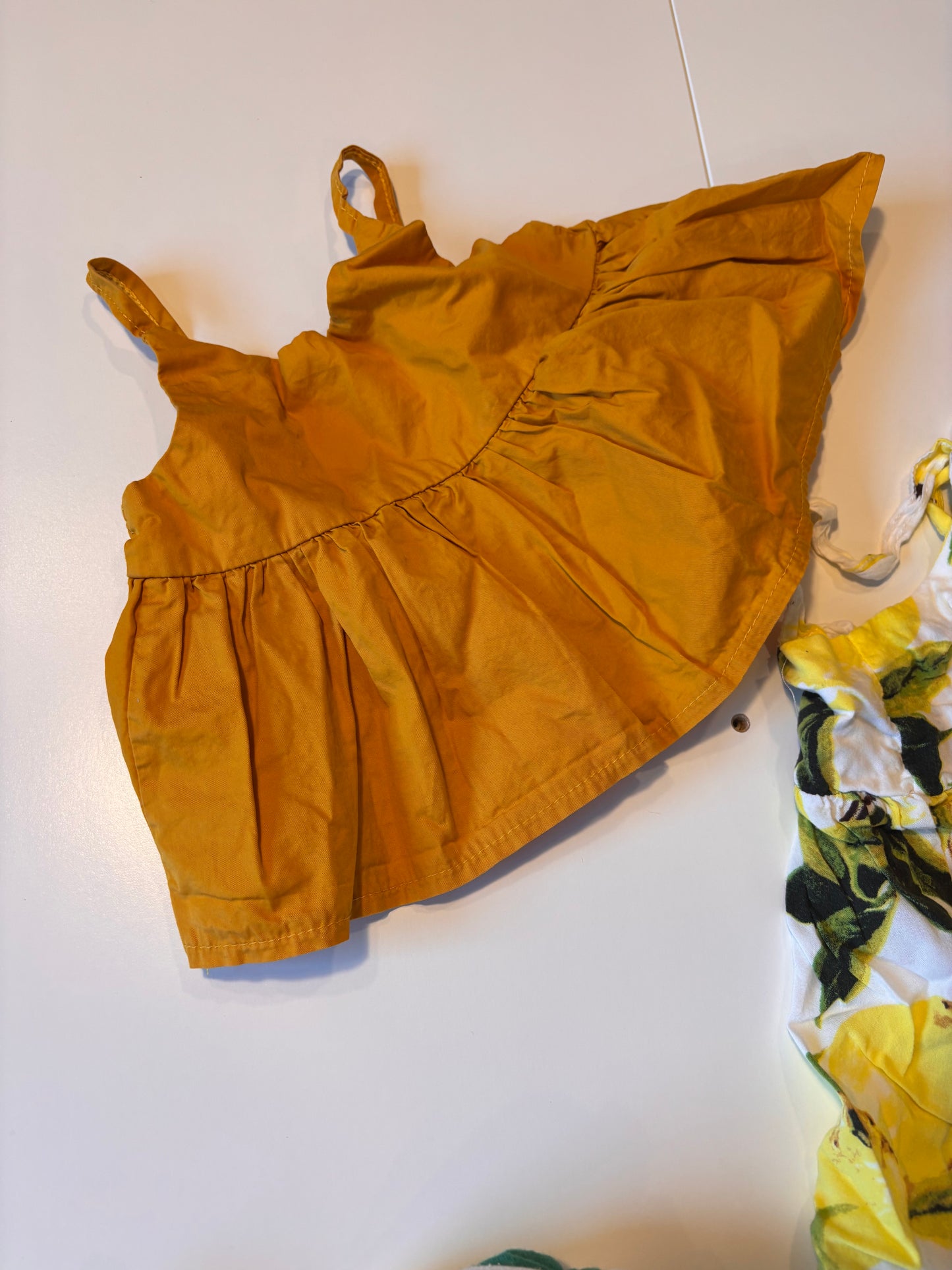12-18m clothing bundle 2 tops, 1 onesie, 1 dress, Kids 18 Month (12-18M)