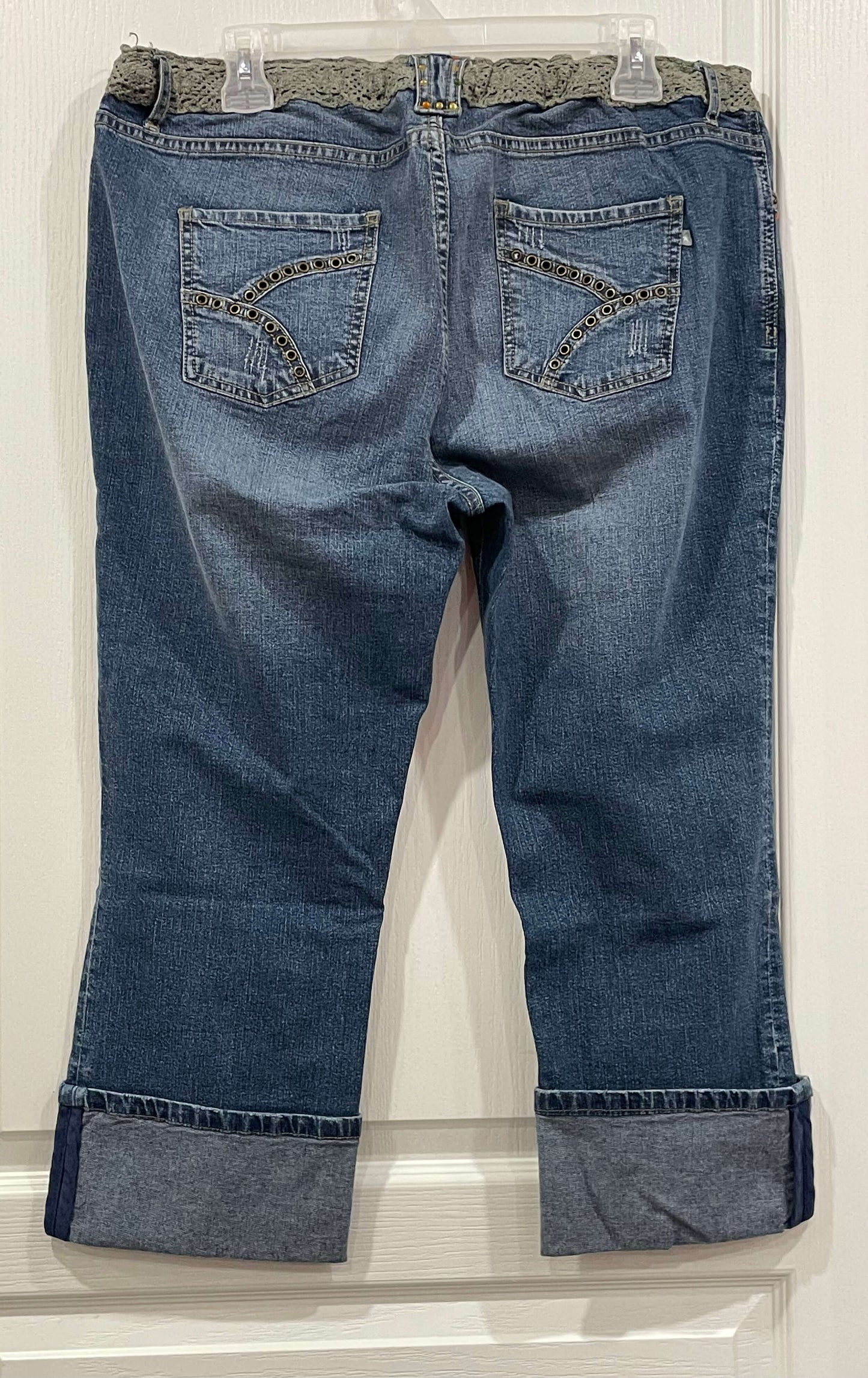 Denim/Jean Maternity Capris/Crops, size Large, Excellent Used Condition (EUC), Maternity L (12-14)