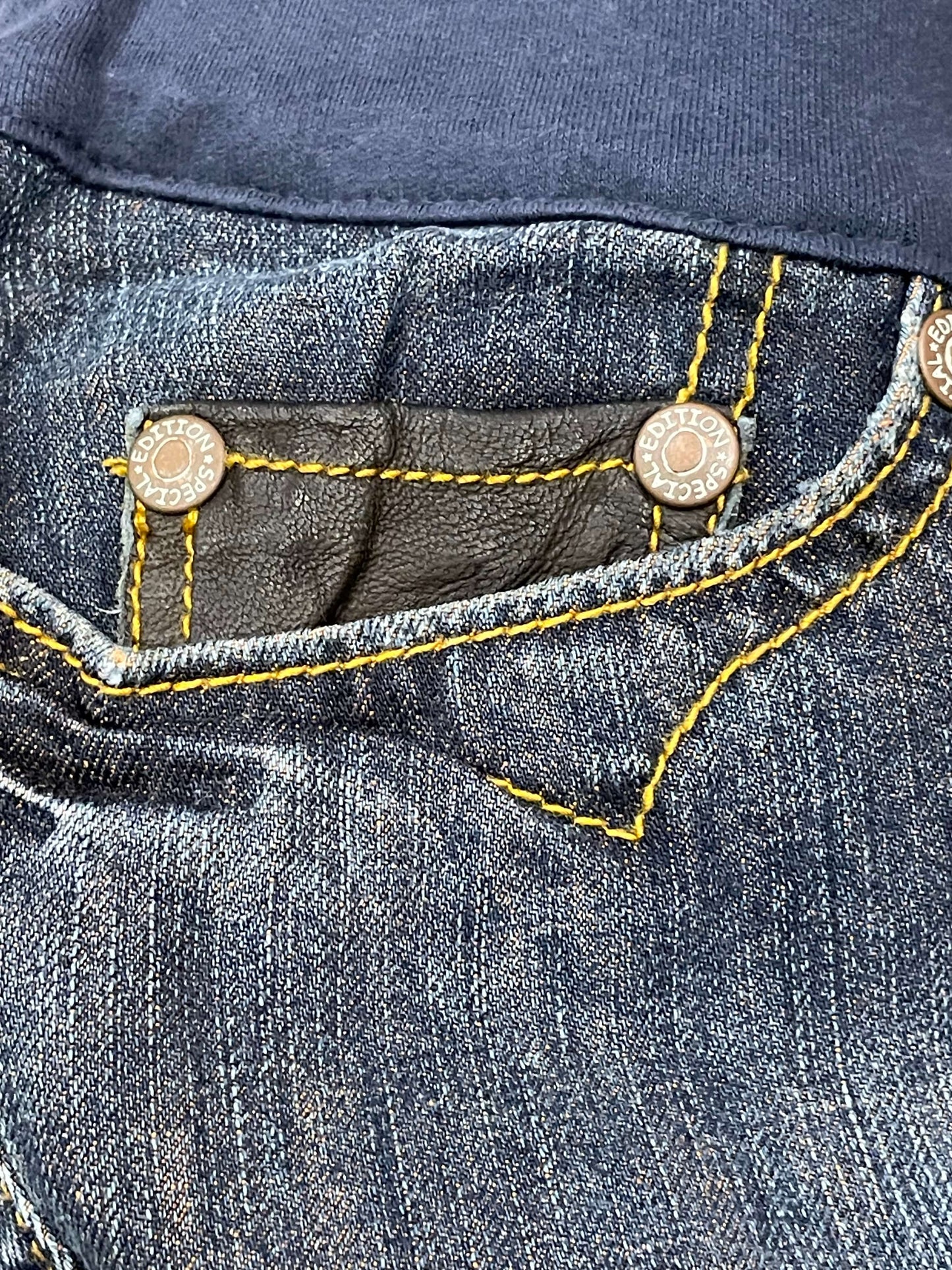 Maternity Denim Capris/Crops from Old Navy, size Small, New With Tag (NWT), Maternity S (4-6)