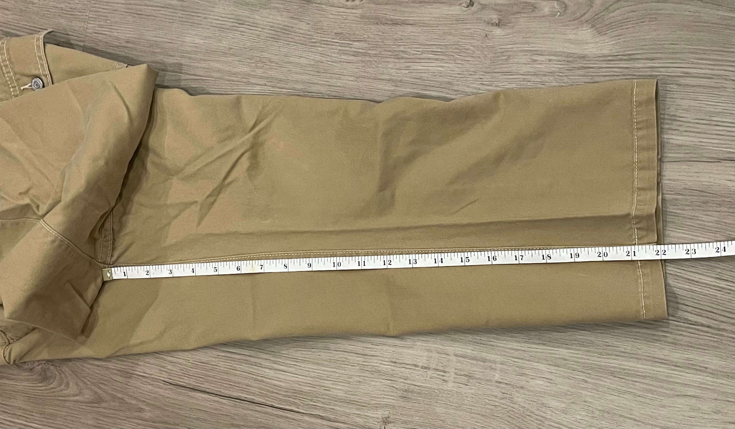 Khaki Maternity Crops/Capris from GAP Maternity, size 6, Excellent Used Condition (EUC), Maternity S (4-6)