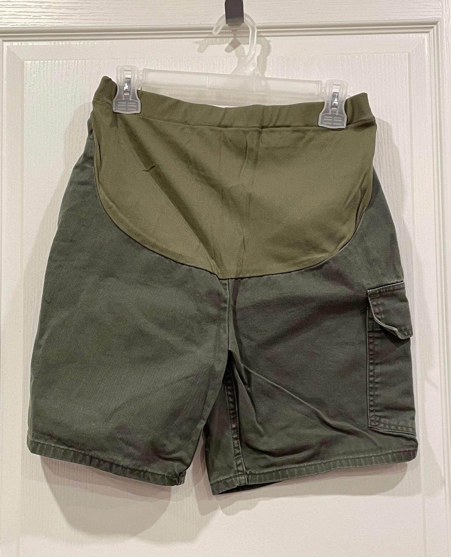 Khaki Green, Maternity Shorts with cargo pocket, size Small, Maternity S (4-6)