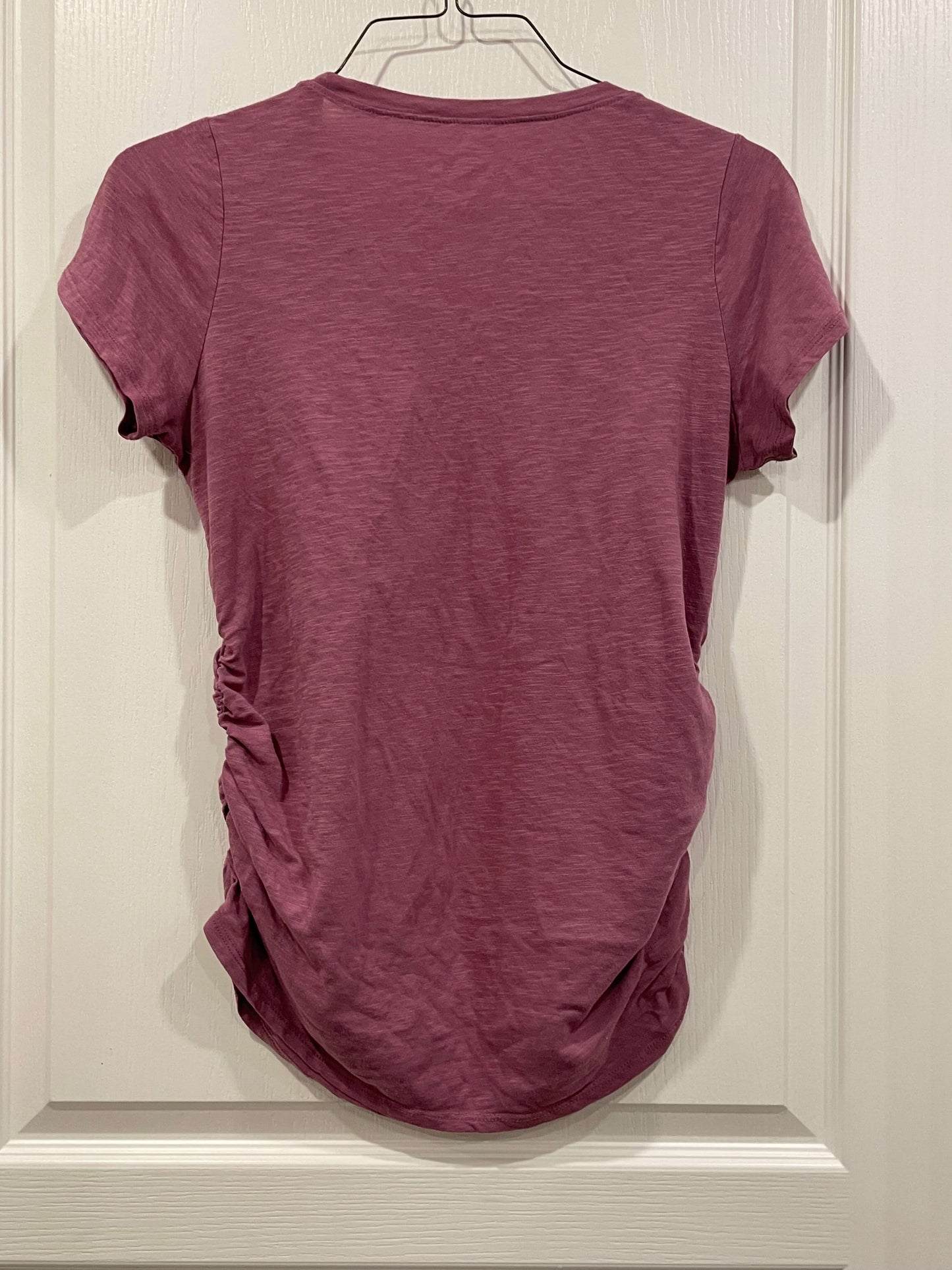 “Some Things are Worth the Wait” Pink Maternity T-shirt, size Medium, Maternity M (8-10)