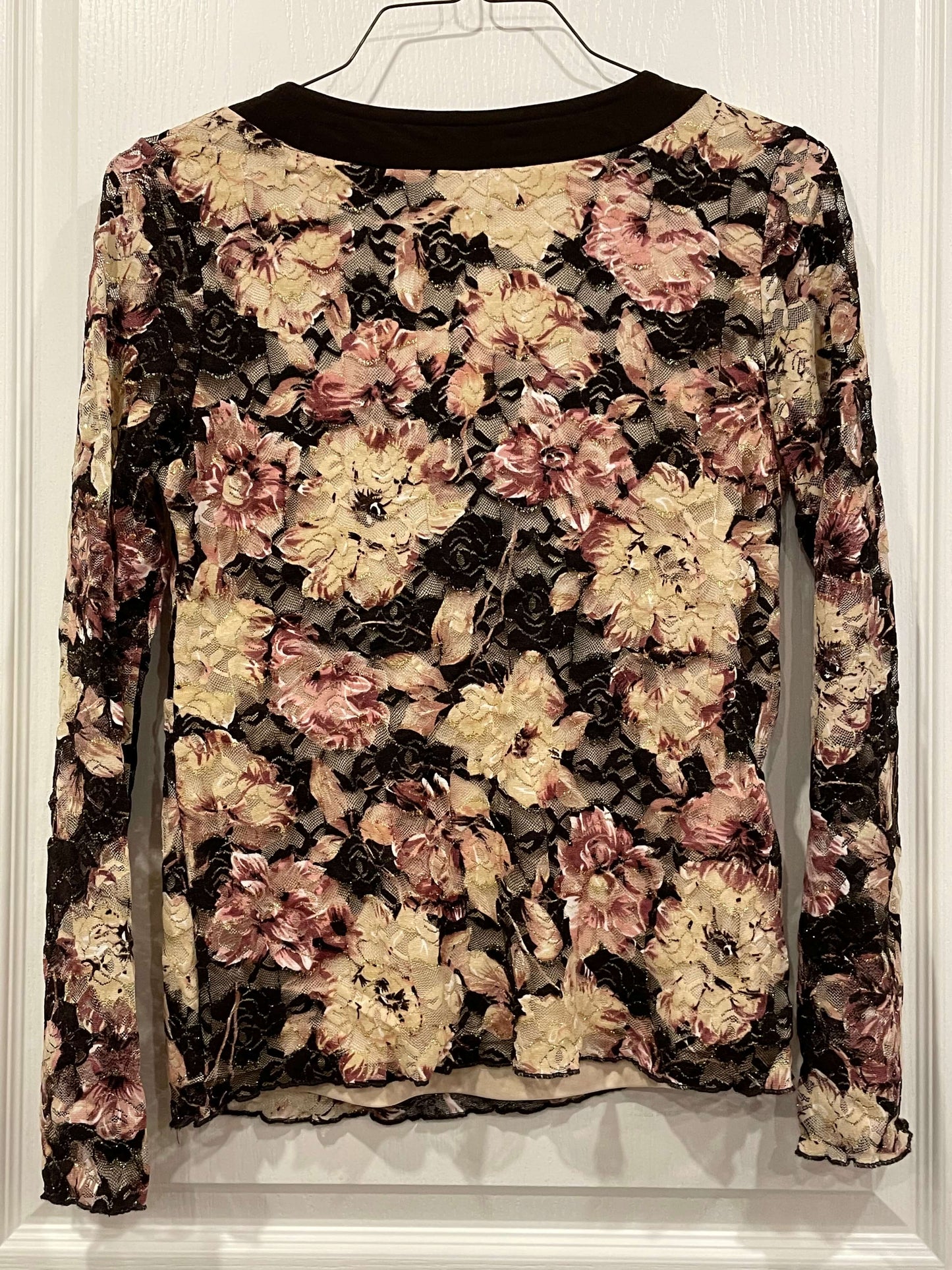 Beautiful L/S Shimmery Floral Top, size Medium, Maternity M (8-10)