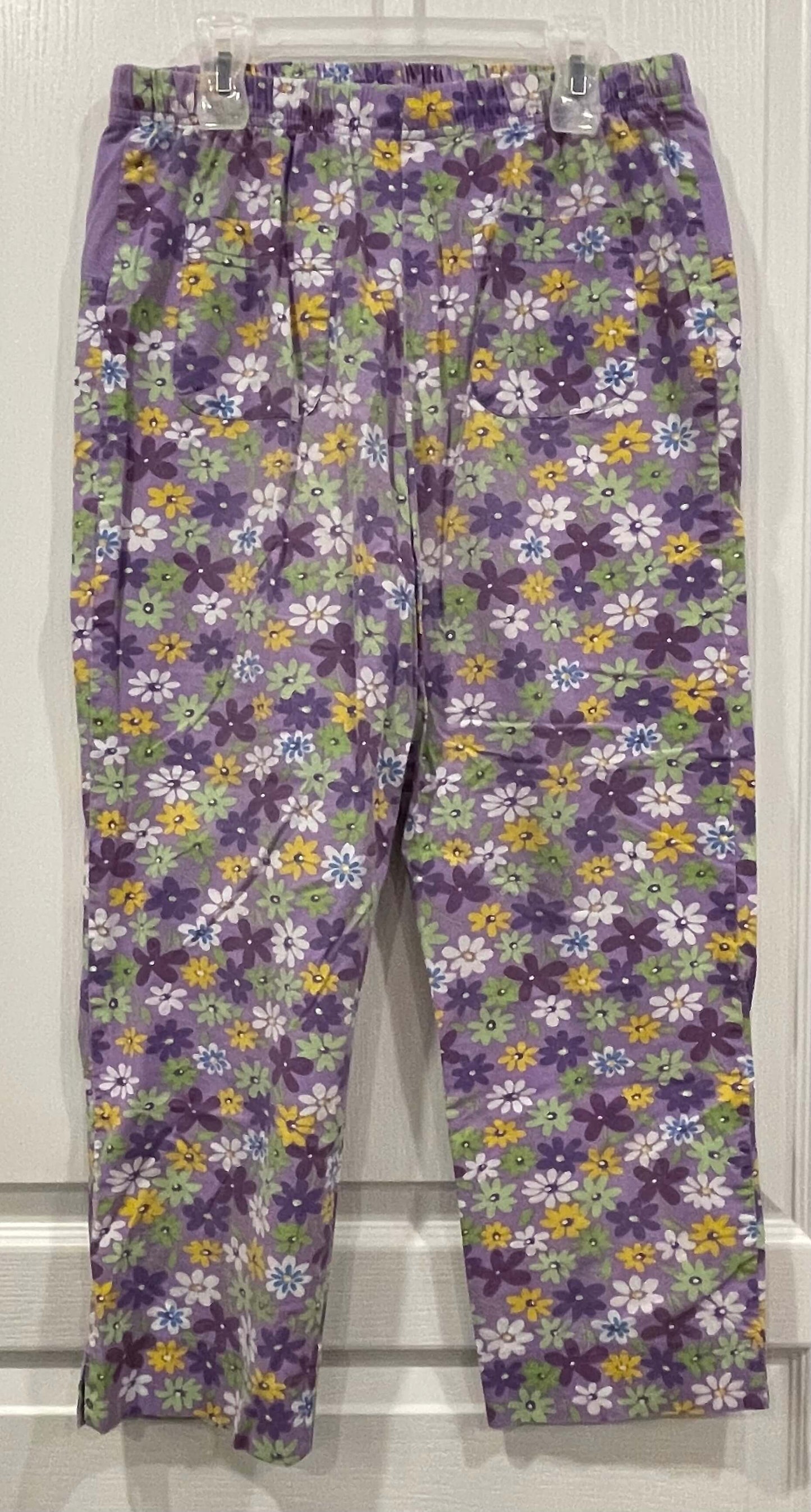 Cute Maternity Pants with Floral Pattern, size Small, Maternity S (4-6)