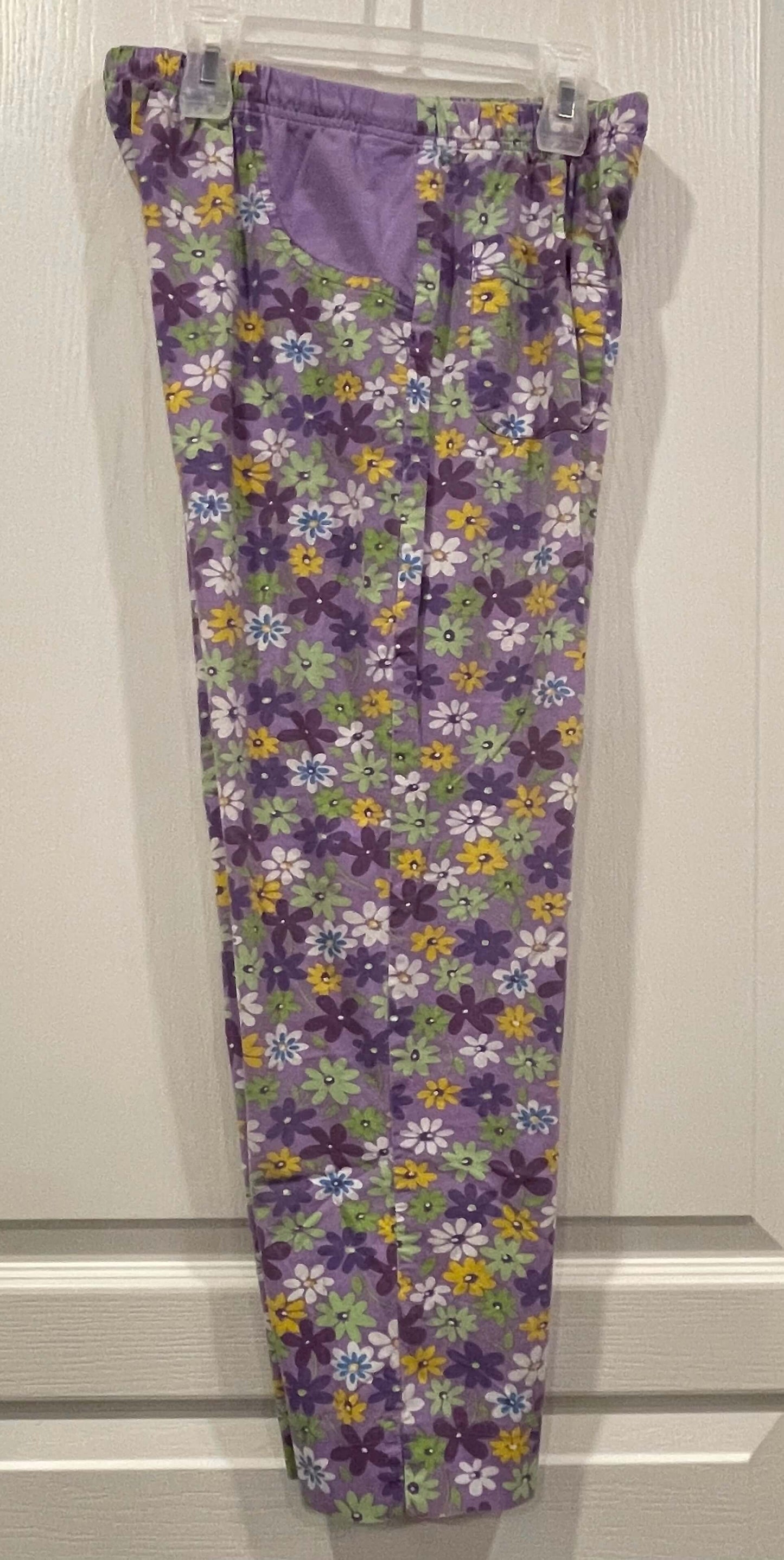 Cute Maternity Pants with Floral Pattern, size Small, Maternity S (4-6)