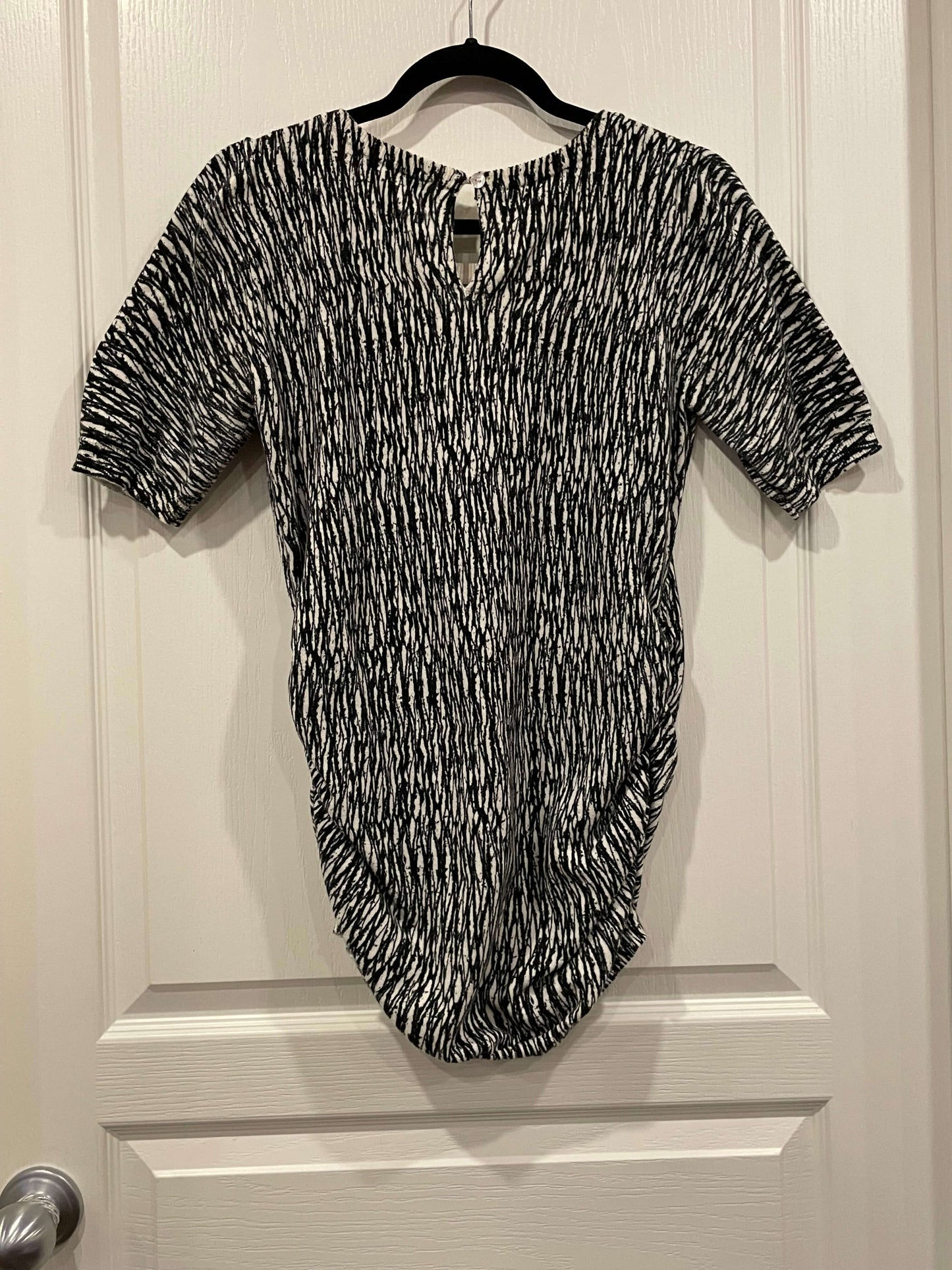 Zebra Stripe pattern Top from Motherhood Maternity, size Medium, Very Good Used Condition (VGUC), Maternity M (8-10)