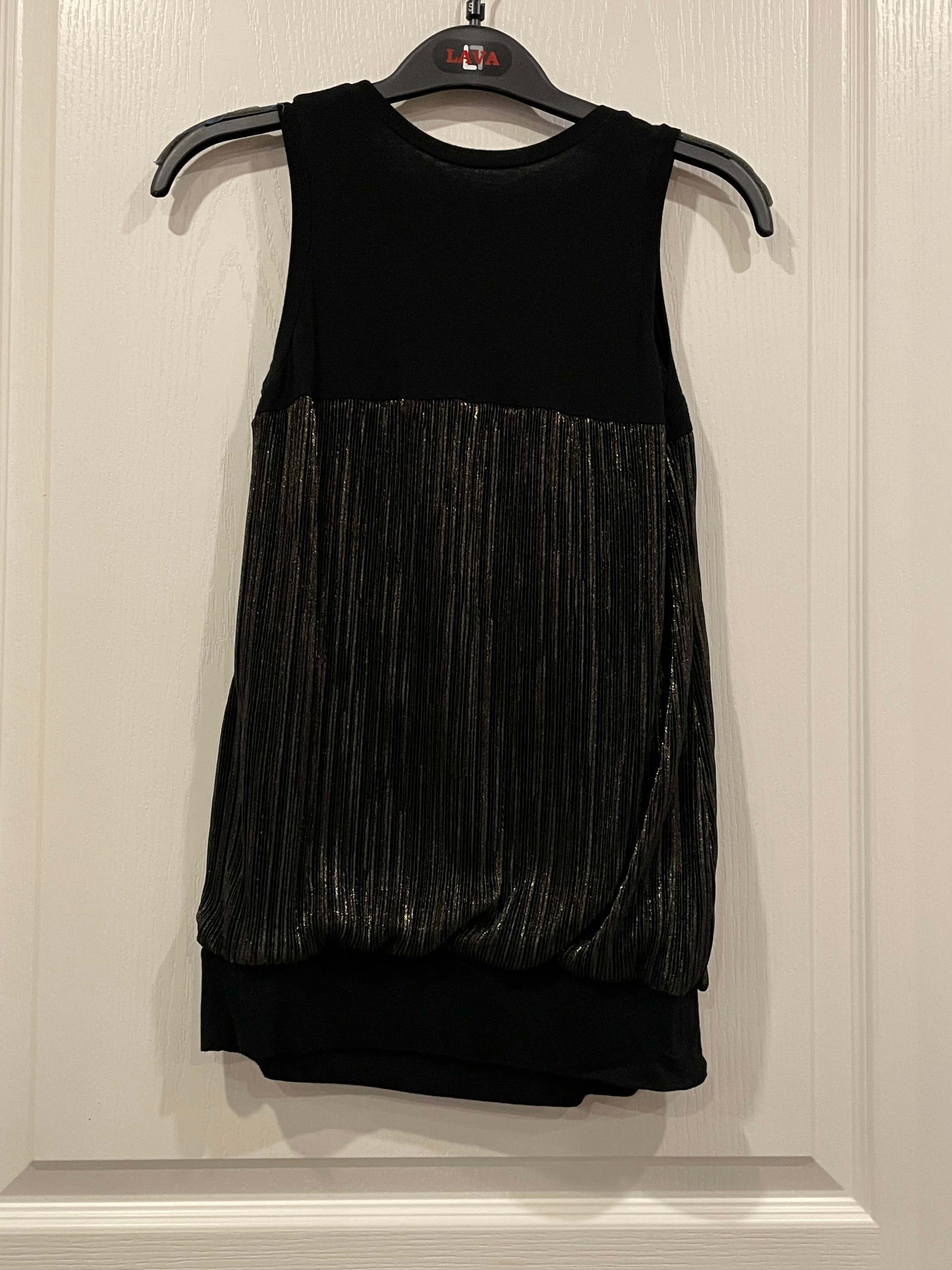 Black & Gold Dressy Maternity Tank, size X-Small, Excellent Used Condition, Maternity XS (0-2)