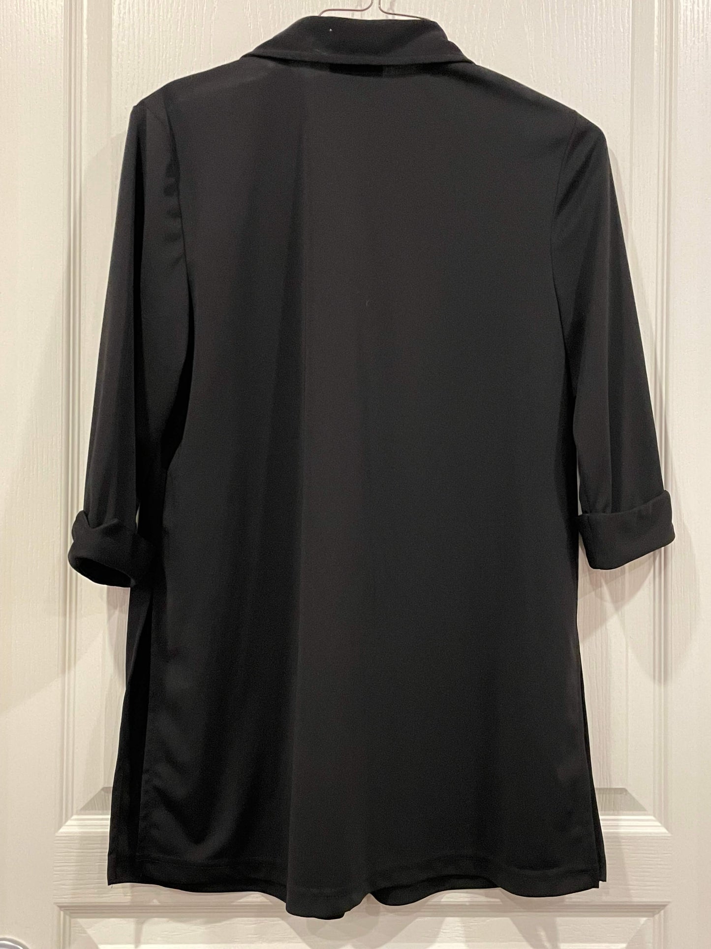 Long Black Button Up Maternity Shirt from Thyme Maternity, size Small, Very Good Used Condition (VGUC), Maternity S (4-6)