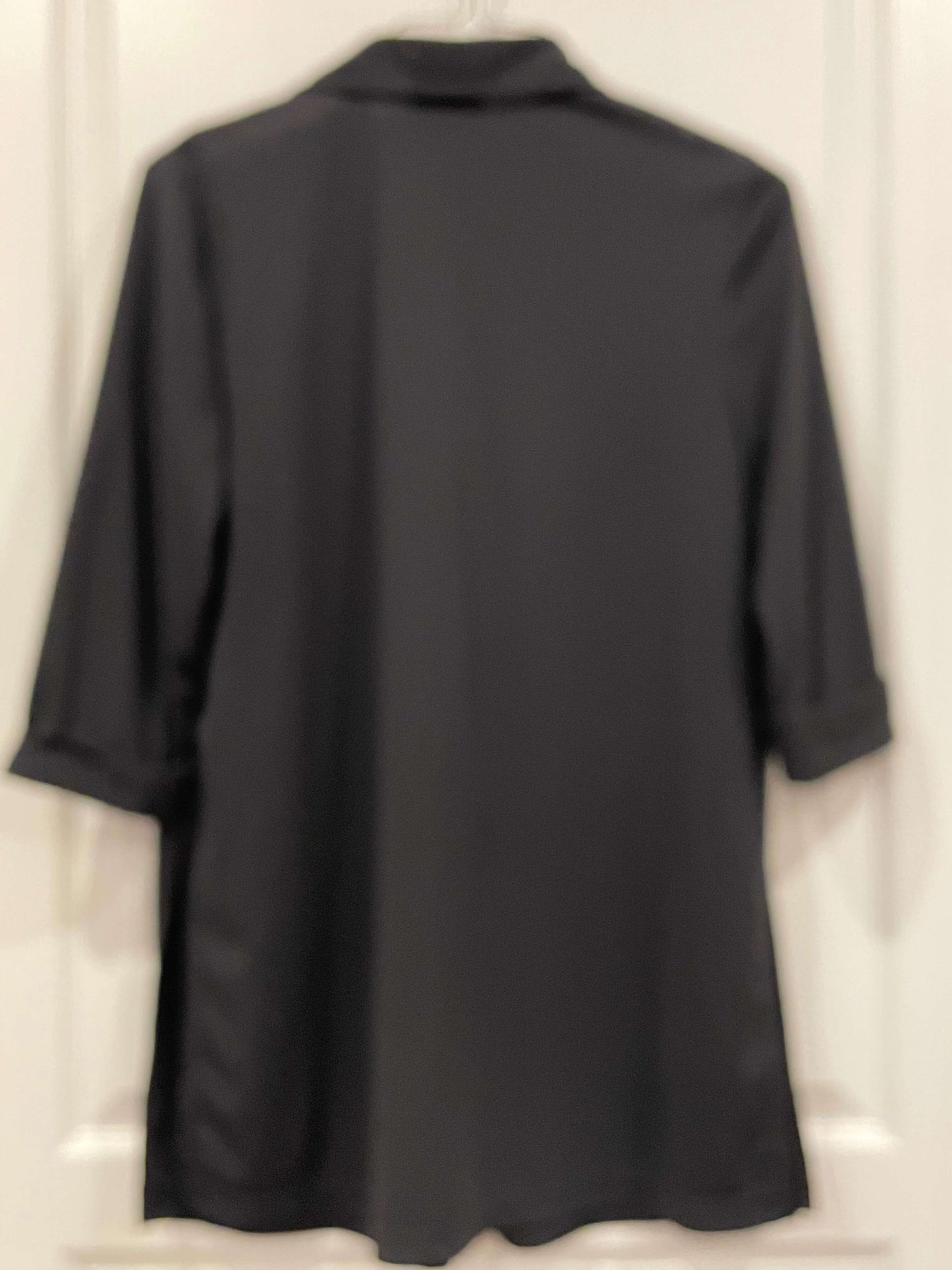 Long Black Button Up Maternity Shirt from Thyme Maternity, size Small, Very Good Used Condition (VGUC), Maternity S (4-6)