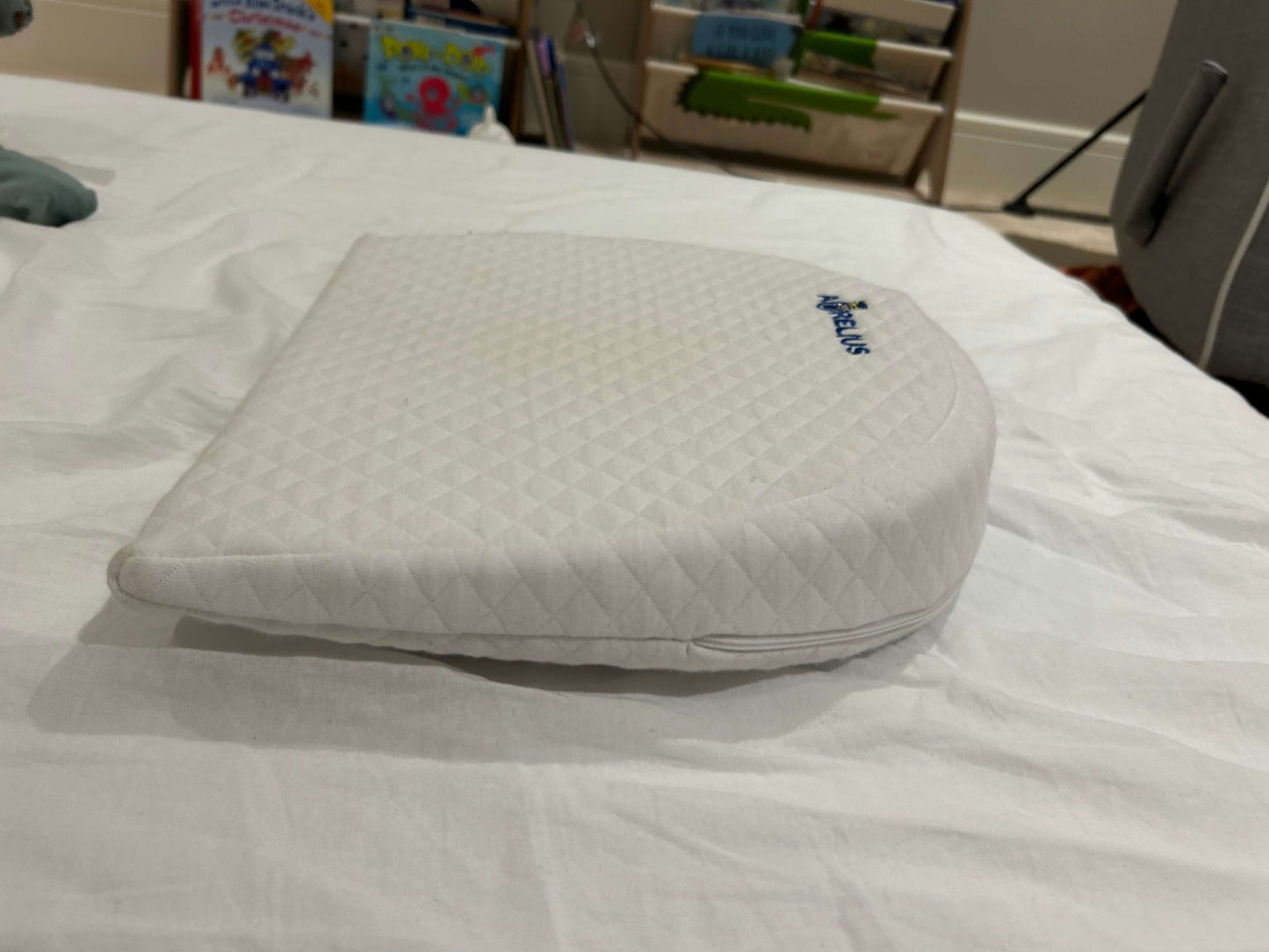 Aurelius Universal Bassinet Wedge Pillow for Baby Mattress | Acid Reflux and Newborn Nasal Congestion Reducer |