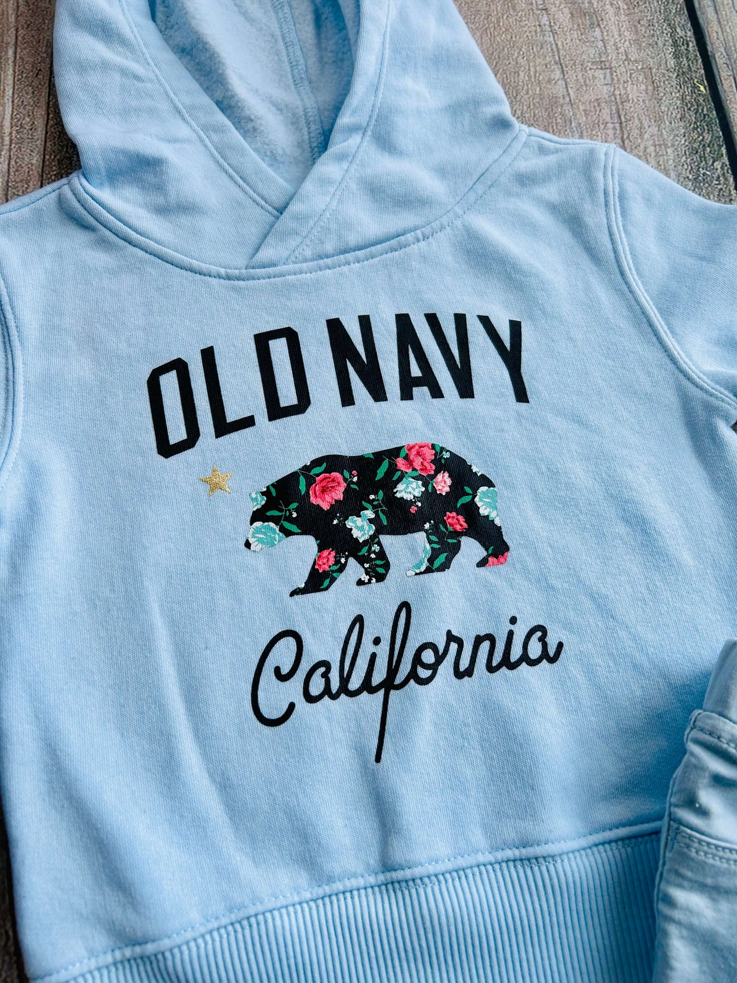 Old Navy size 3T girls light blue floral logo hoodie, hooded sweater and Gap Kids size 3T denim jeggings crop, Kids 3T