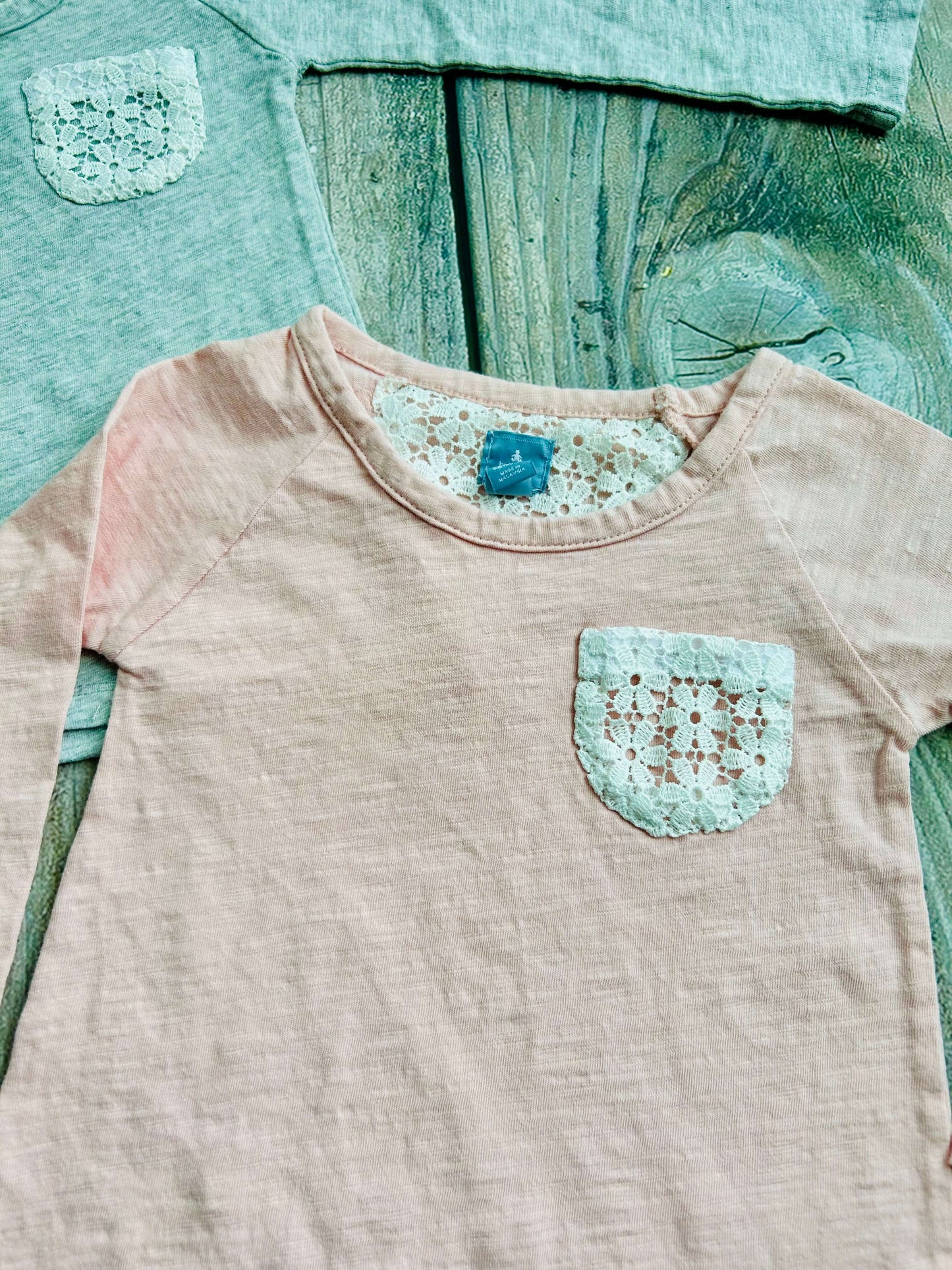 BabyGap size 2T & 3T girls crochet lace pocket tops bundle, grey and light pink, Kids 2T