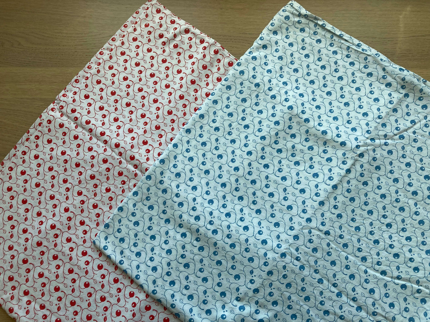 Crib Comforter with 2 Duvet Covers, Size 110*125 cm/ 43*49" ($60+)