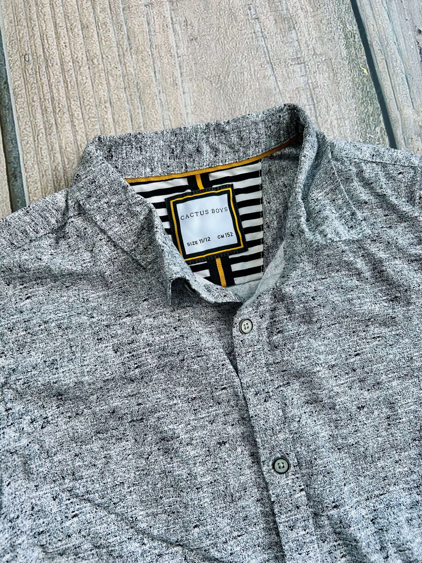 Cactus Boys size 11/12 boys button up dress shirt, speckled grey, like new, Kids 12 & 14 (large)