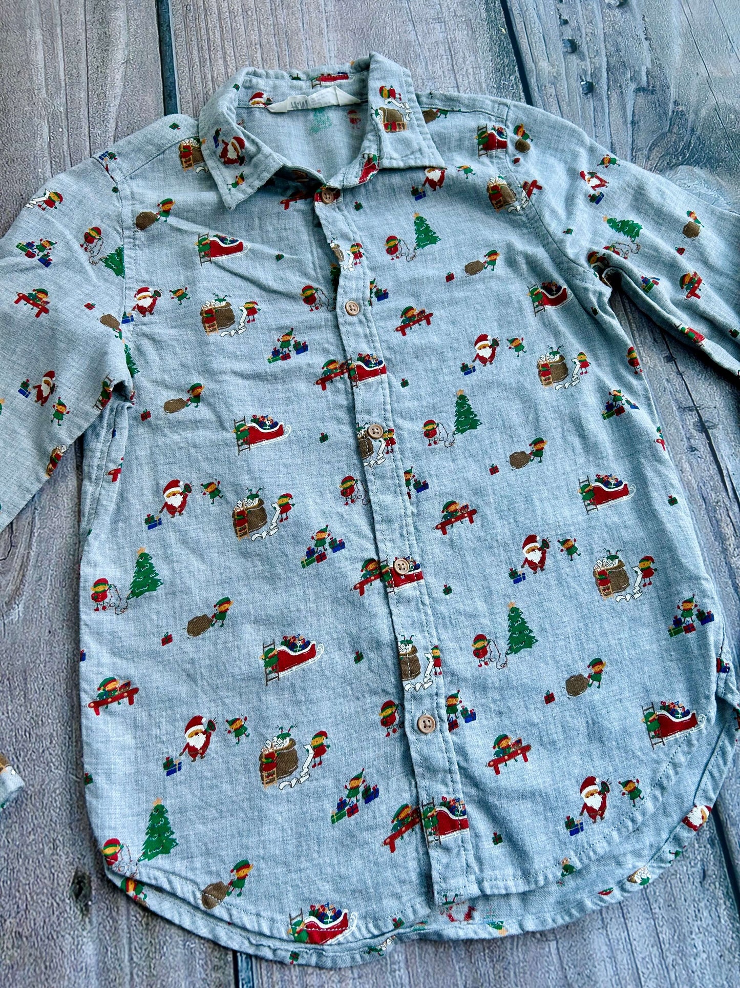 H&M size 9-10yrs boys light grey Christmas themed holiday button up dress shirt, cotton linen, like new, Kids 10 (medium)
