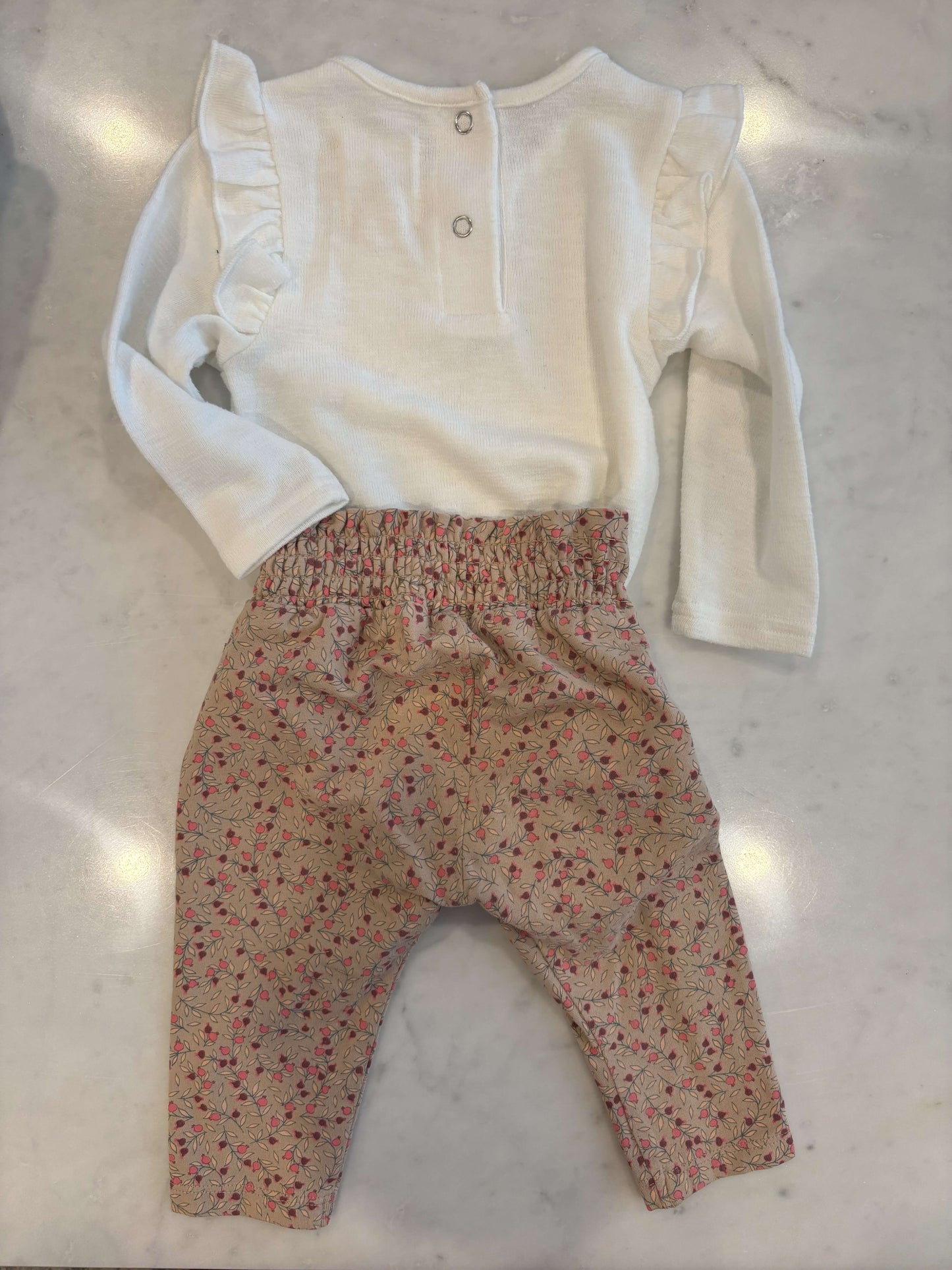 Adorable Onesie and pant Set, Kids 6 Month (3-6M)