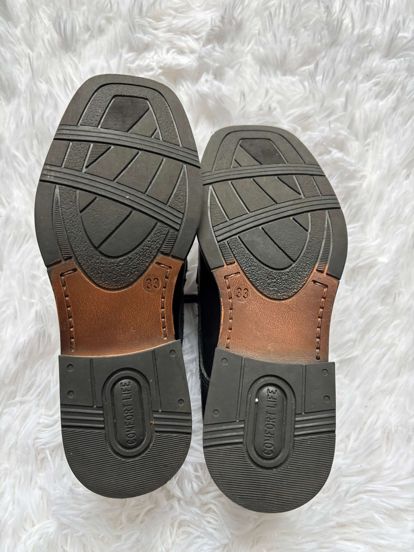 Boy’s leather dress shoes, black, size 13.5 (size 33 euro), Shoes 13.5 (Kids:4-8yr)