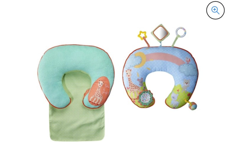 Sophie la girafe Tummy time cushion