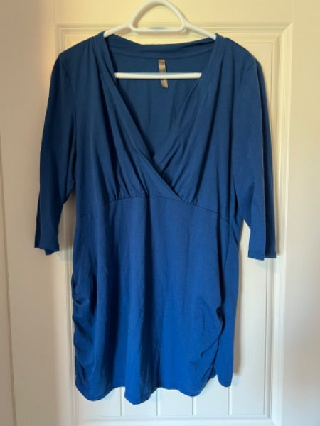 Thyme Maternity blue nursing top size xl, Maternity XL (16-18)