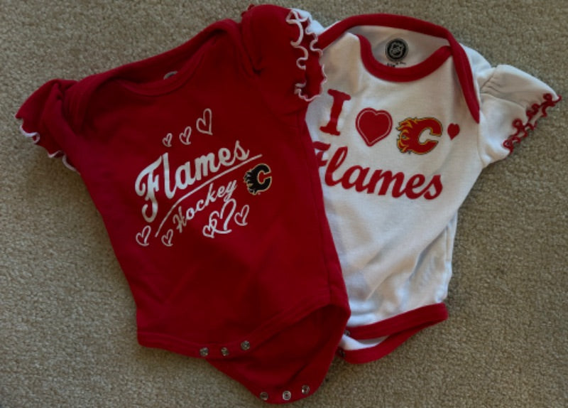 Calgary Flames onesie bundle (2), Kids 3 Month (0-3M)