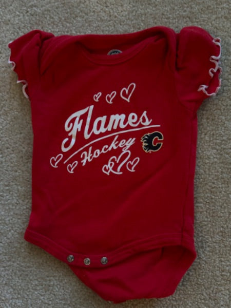 Calgary Flames onesie bundle (2), Kids 3 Month (0-3M)