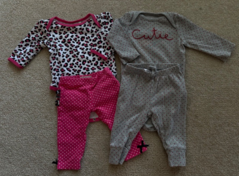 Onesie outfit bundle, Kids 6 Month (3-6M)