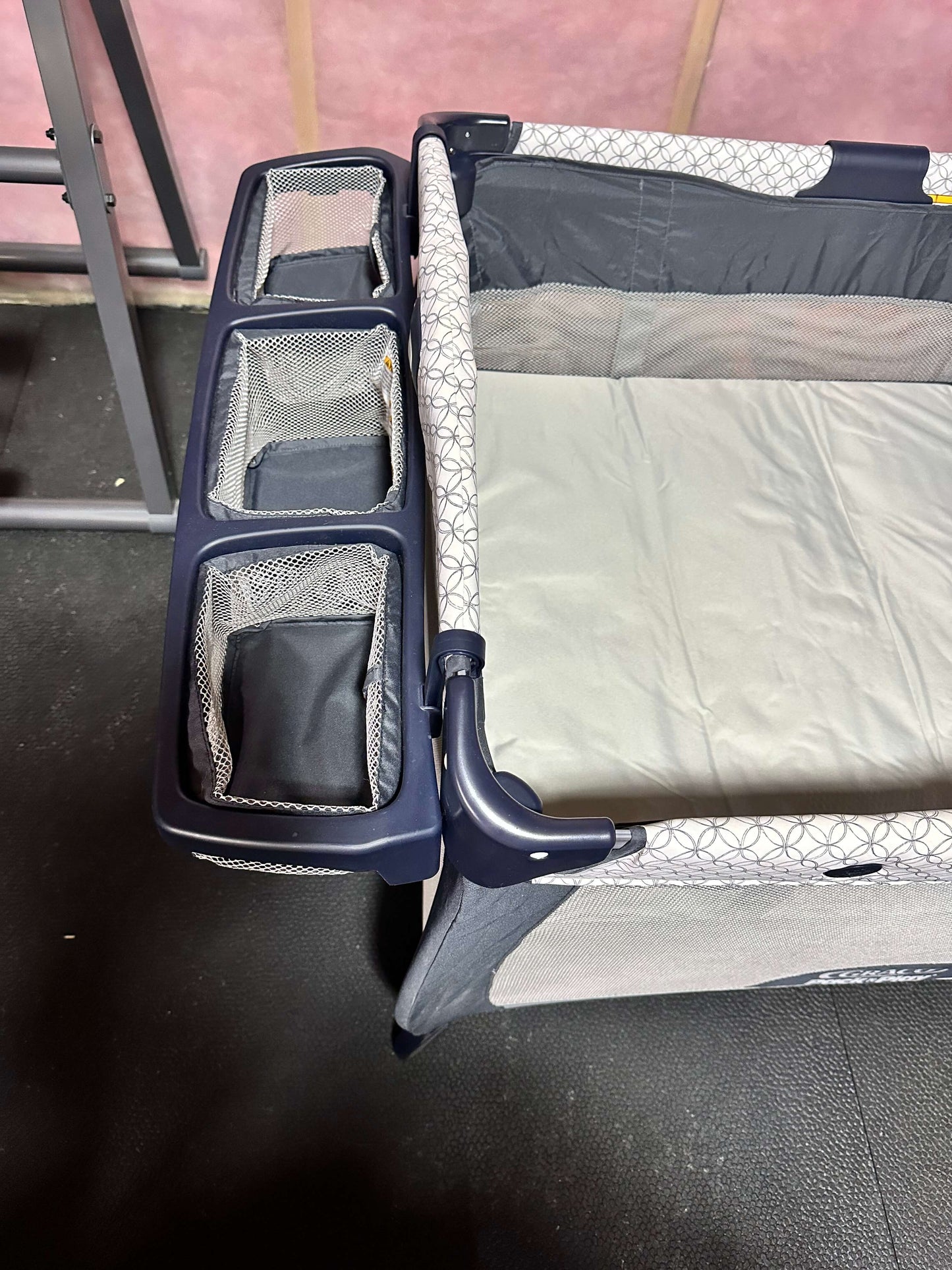 Graco Pack n’ Play Quick connect Portable Lounger Deluxe