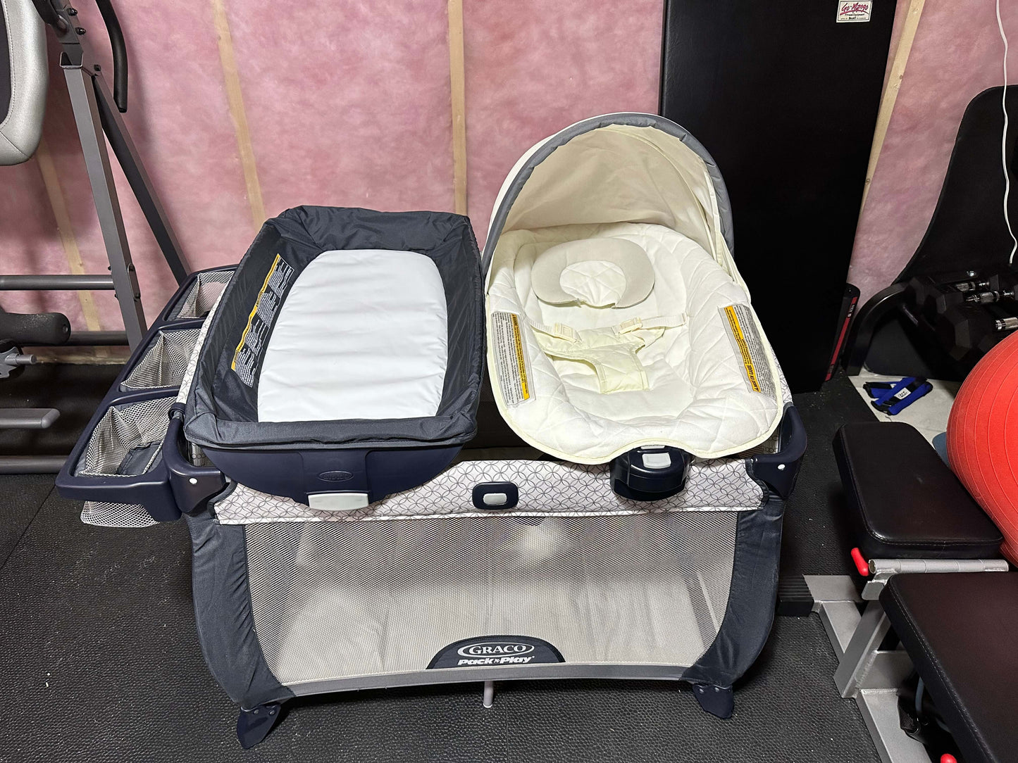 Graco Pack n’ Play Quick connect Portable Lounger Deluxe
