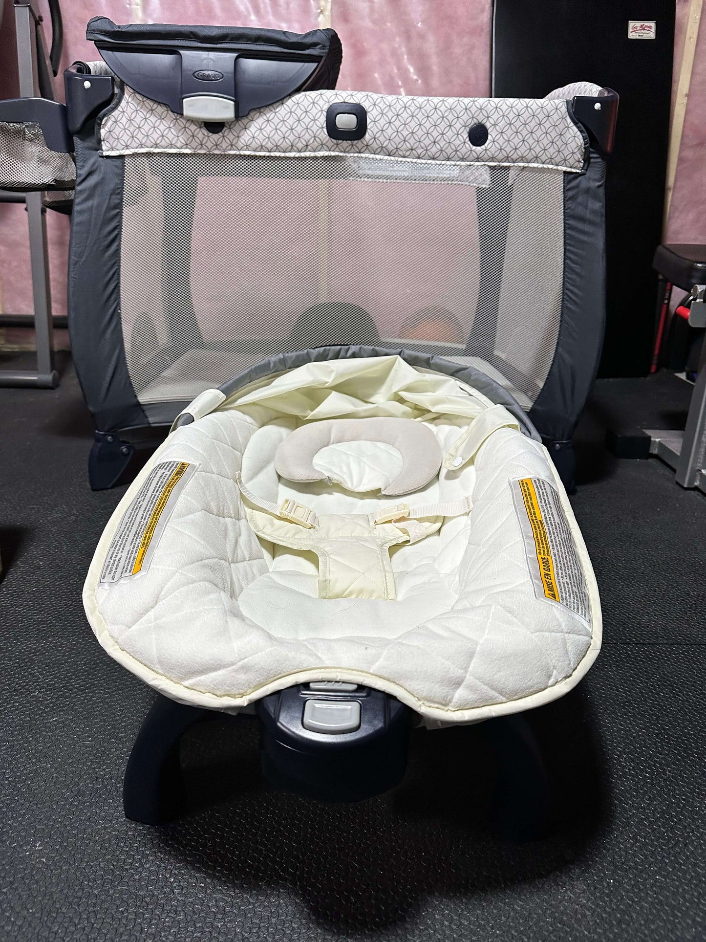 Graco Pack n’ Play Quick connect Portable Lounger Deluxe