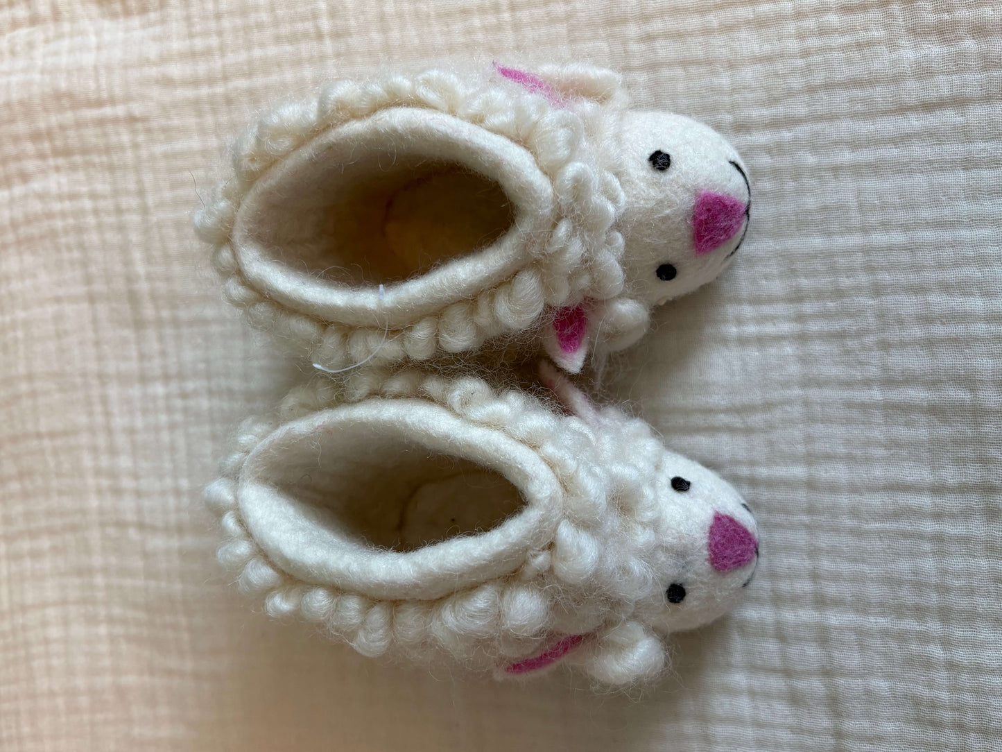Wooly Sheep Baby Slippers Size 21 (5.5 Infant) Handmade in Nepal , Shoes 5.5 (Walkers:12-24 mth)