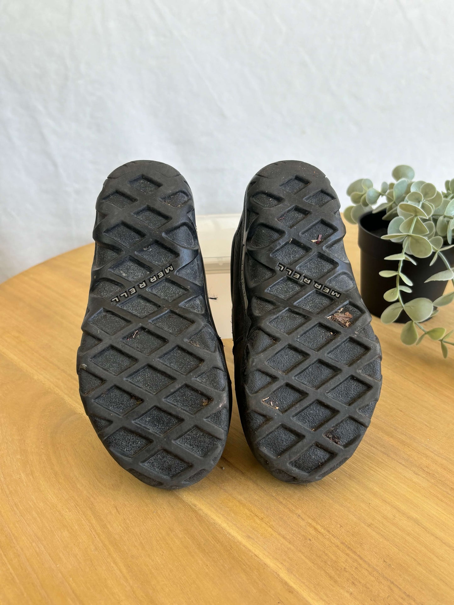 Merrell black shoes, Shoes 11.5 (Toddler:2-4yr)