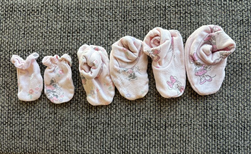 Minnie Mouse Infant slippers + mittens, Shoes 0 (Baby: 0-12 mth)