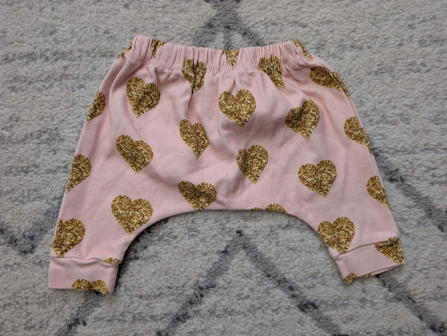 2 Peas in A Pod, Small Shop, Baby Girl Slouchy Pants, Pink & Gold Hearts, 0-3M, Kids 3 Month (0-3M)