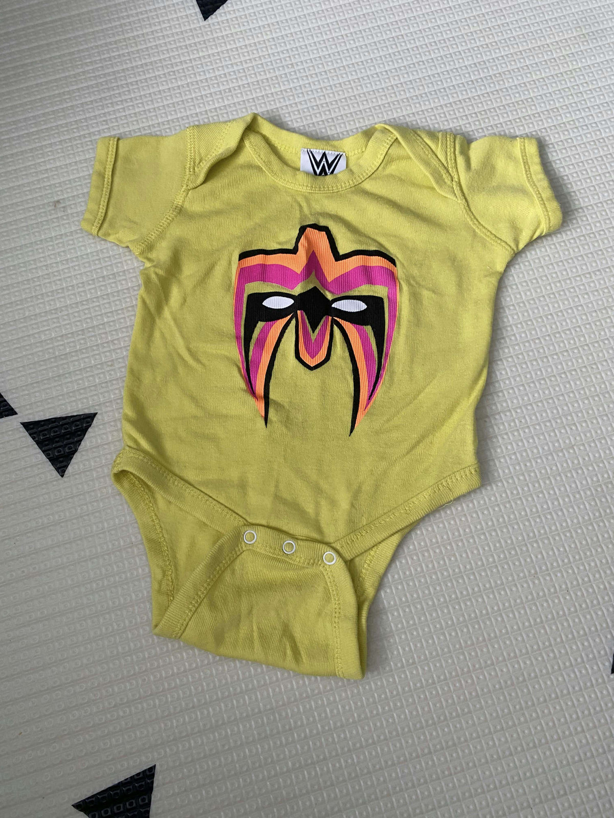 WWE Ultimate Warrior Onesie Retail $25, Kids 6 Month (3-6M)