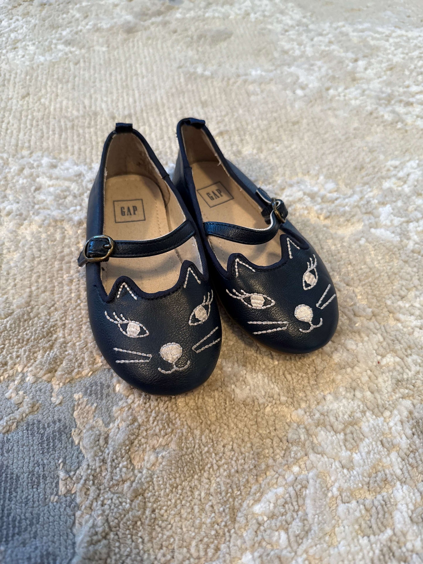 Gap size 8 navy cat flats, Shoes 8 (Toddler:2-4yr)