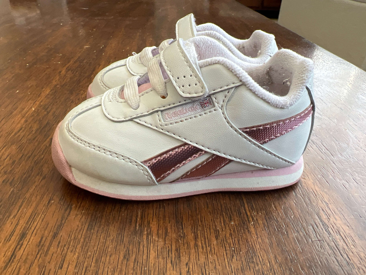 Reebok size 4 pink and white sneakers, Shoes 4 (Baby: 0-12 mth)