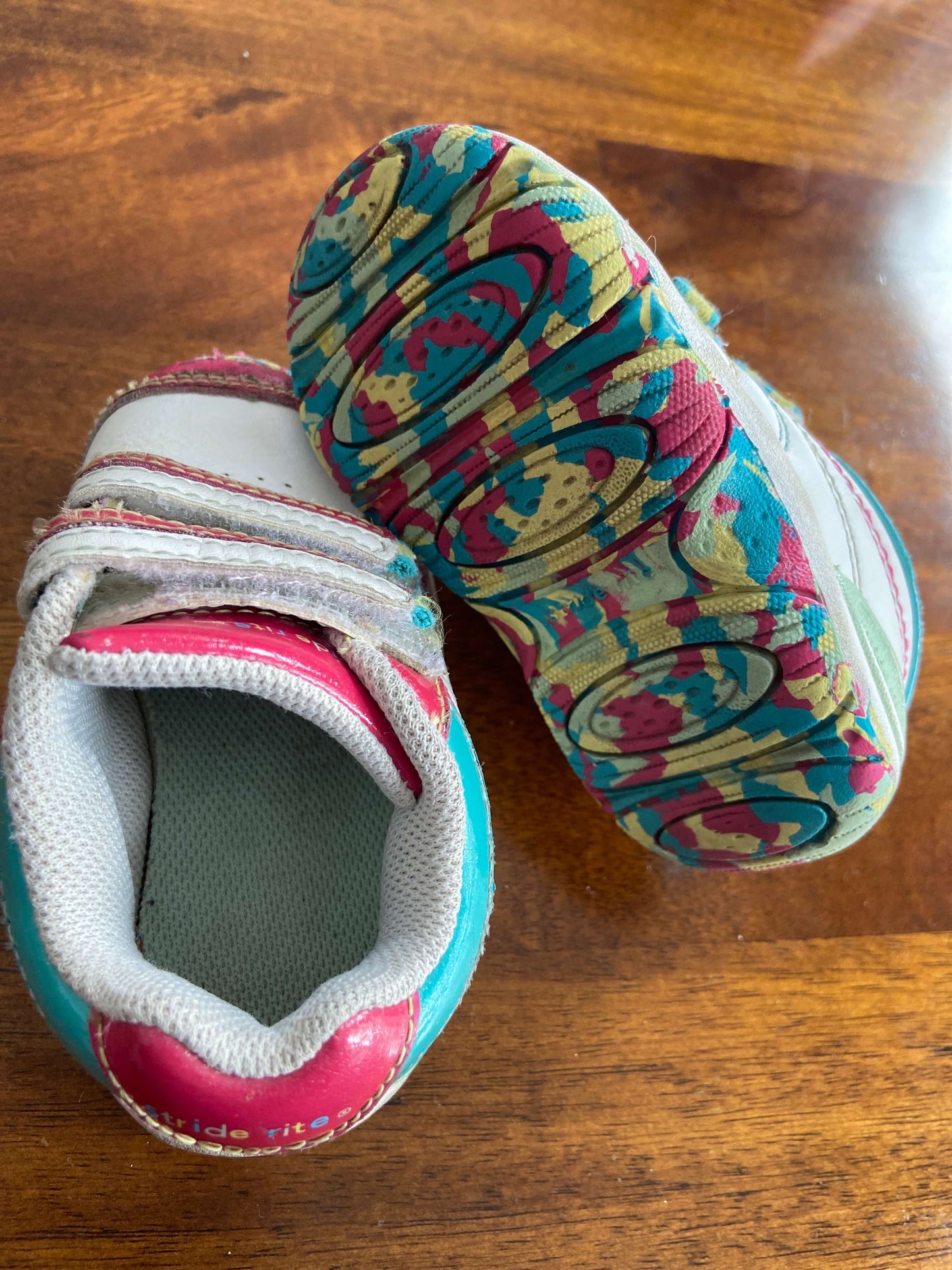 Stride Rite toddler shoes size 4, Shoes 4 (Baby: 0-12 mth)